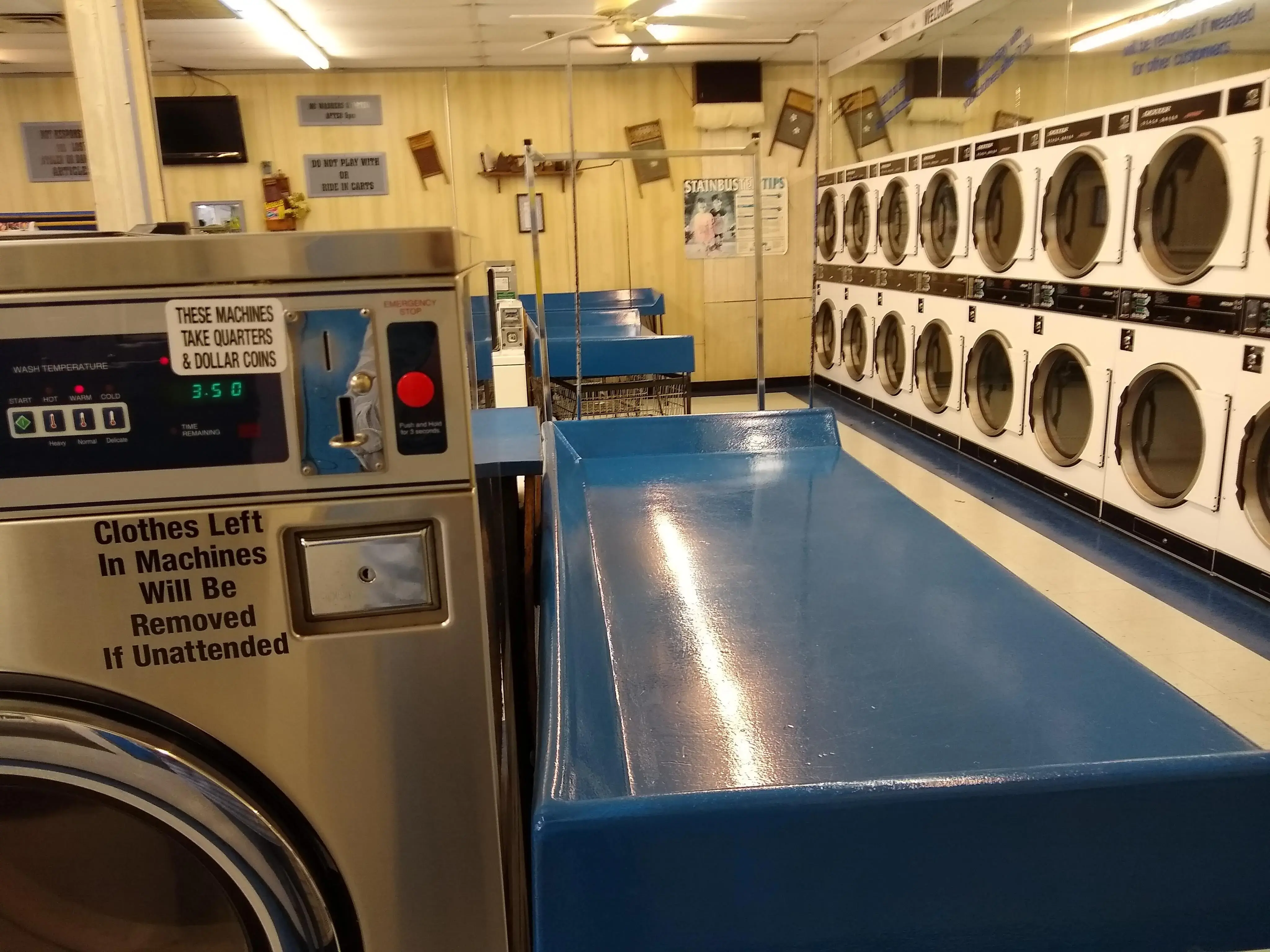 Lucky Lady Coin Operated Laundry thumbnail 19