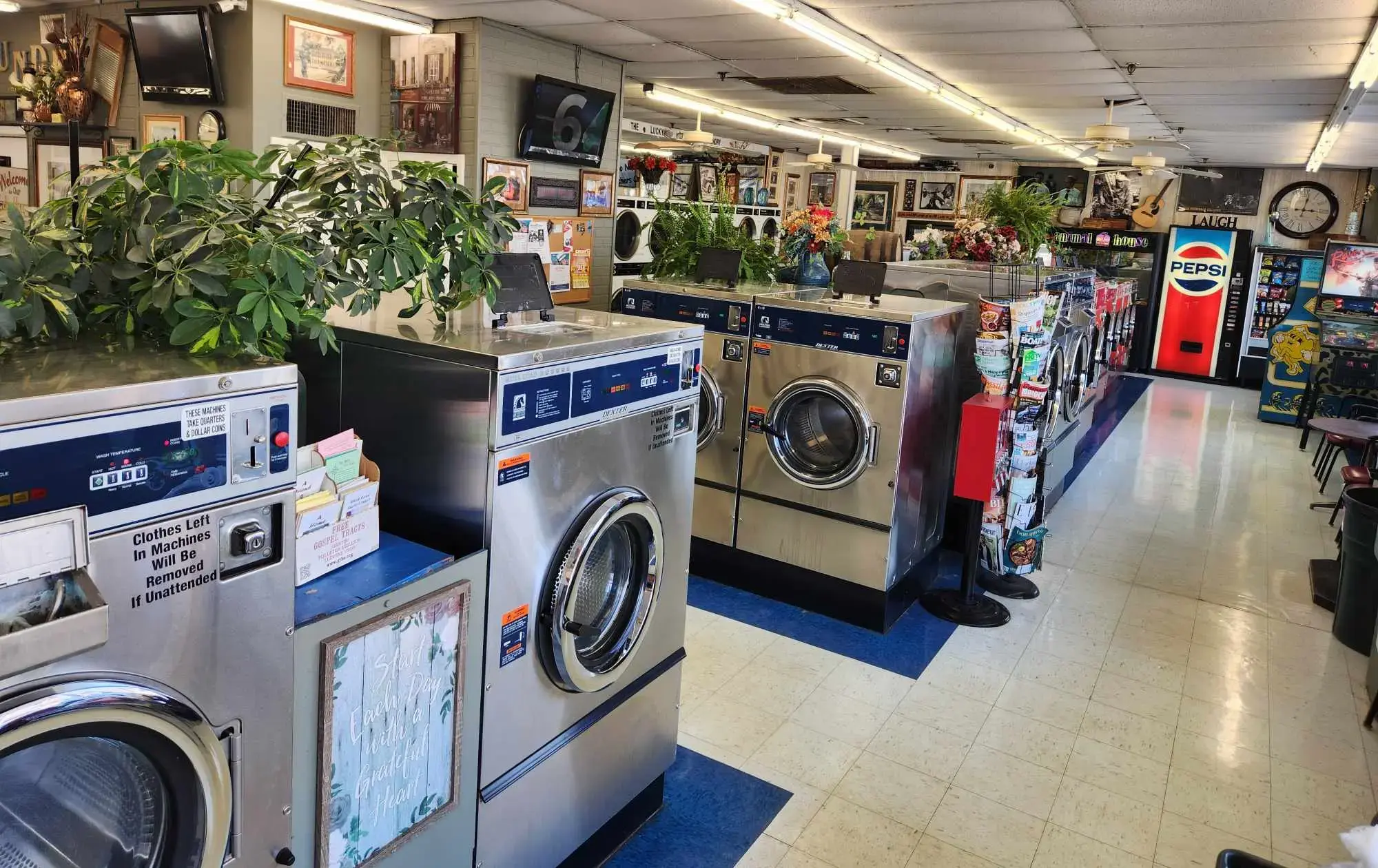 Lucky Lady Coin Operated Laundry thumbnail 18