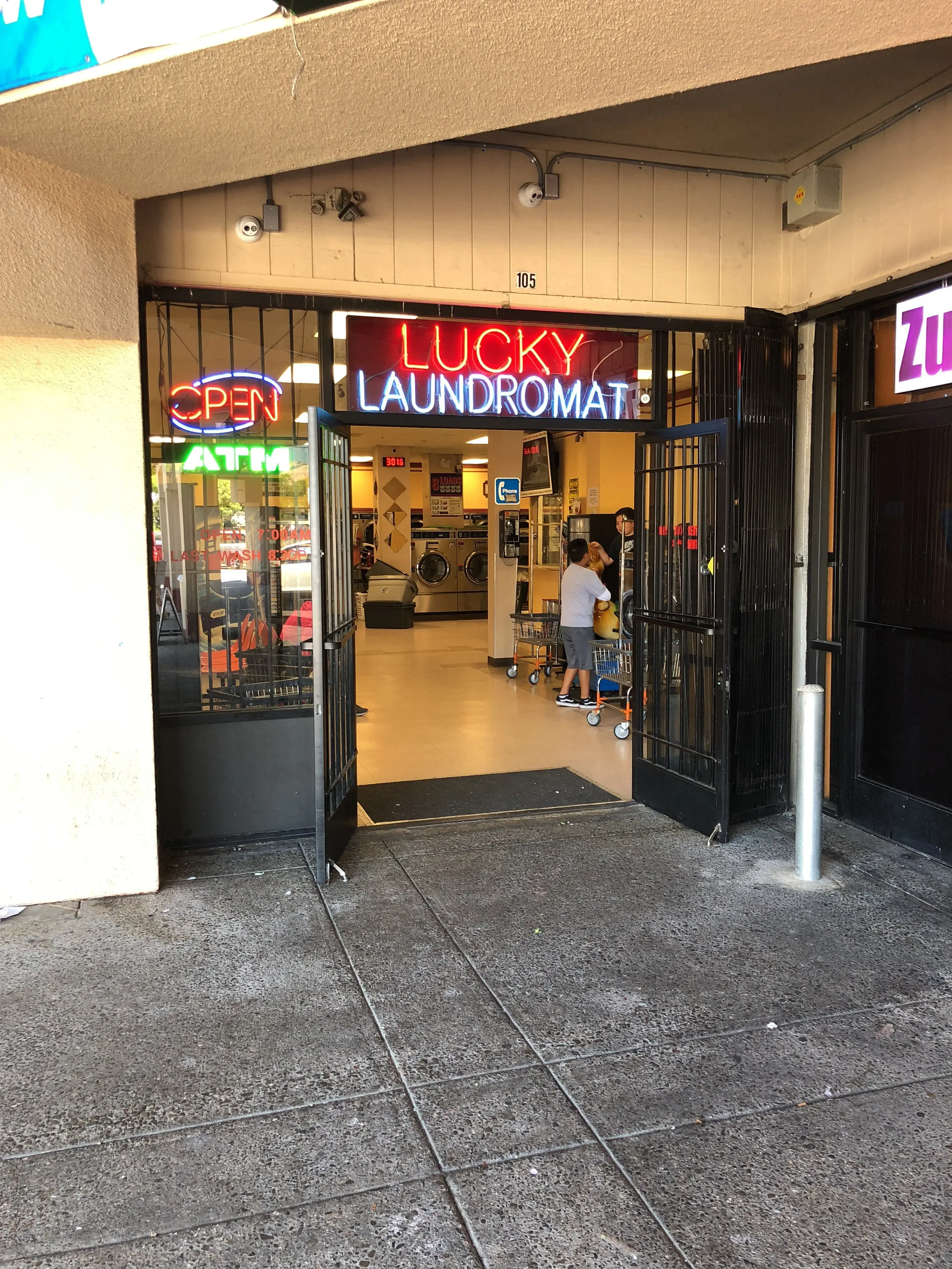 Lucky Laundromat thumbnail 4