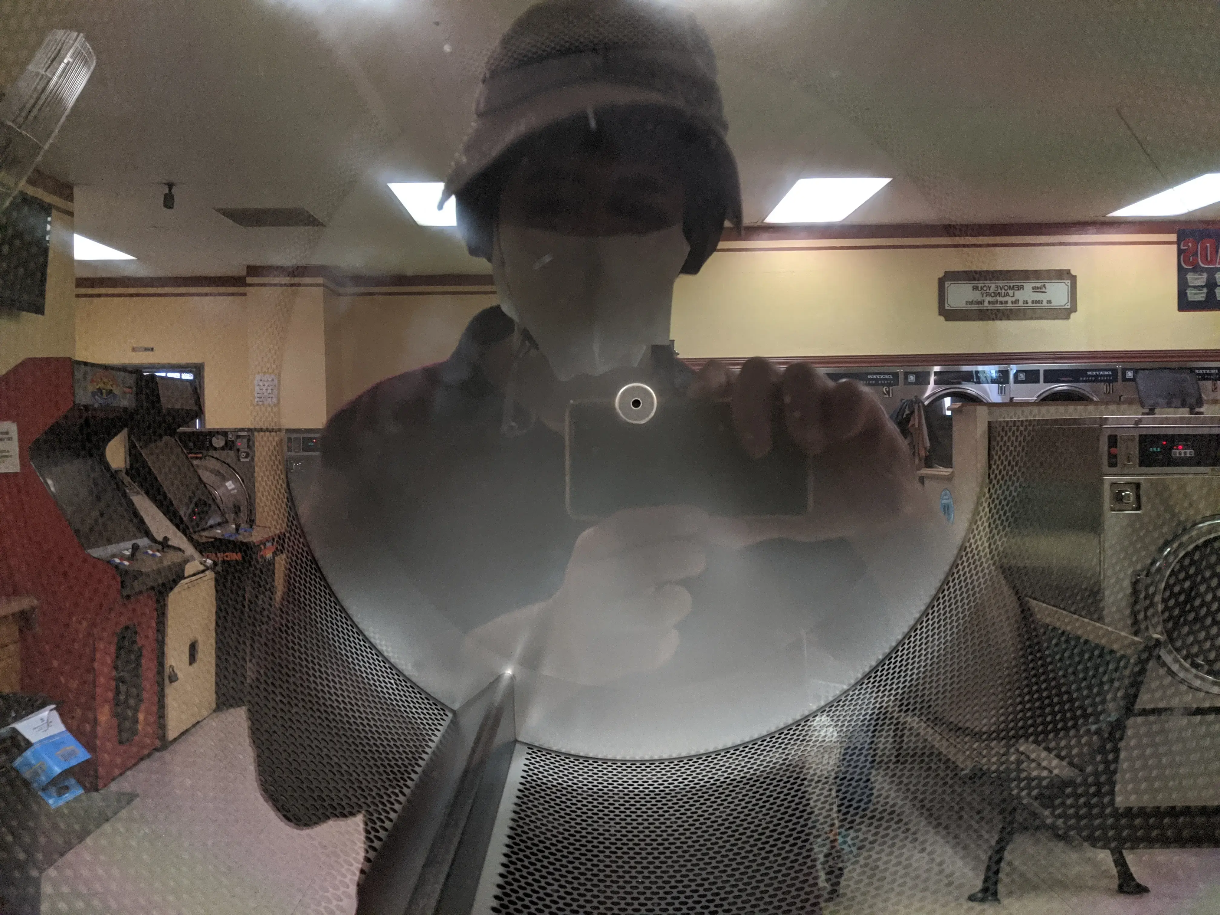 Lucky Laundromat - Image 19