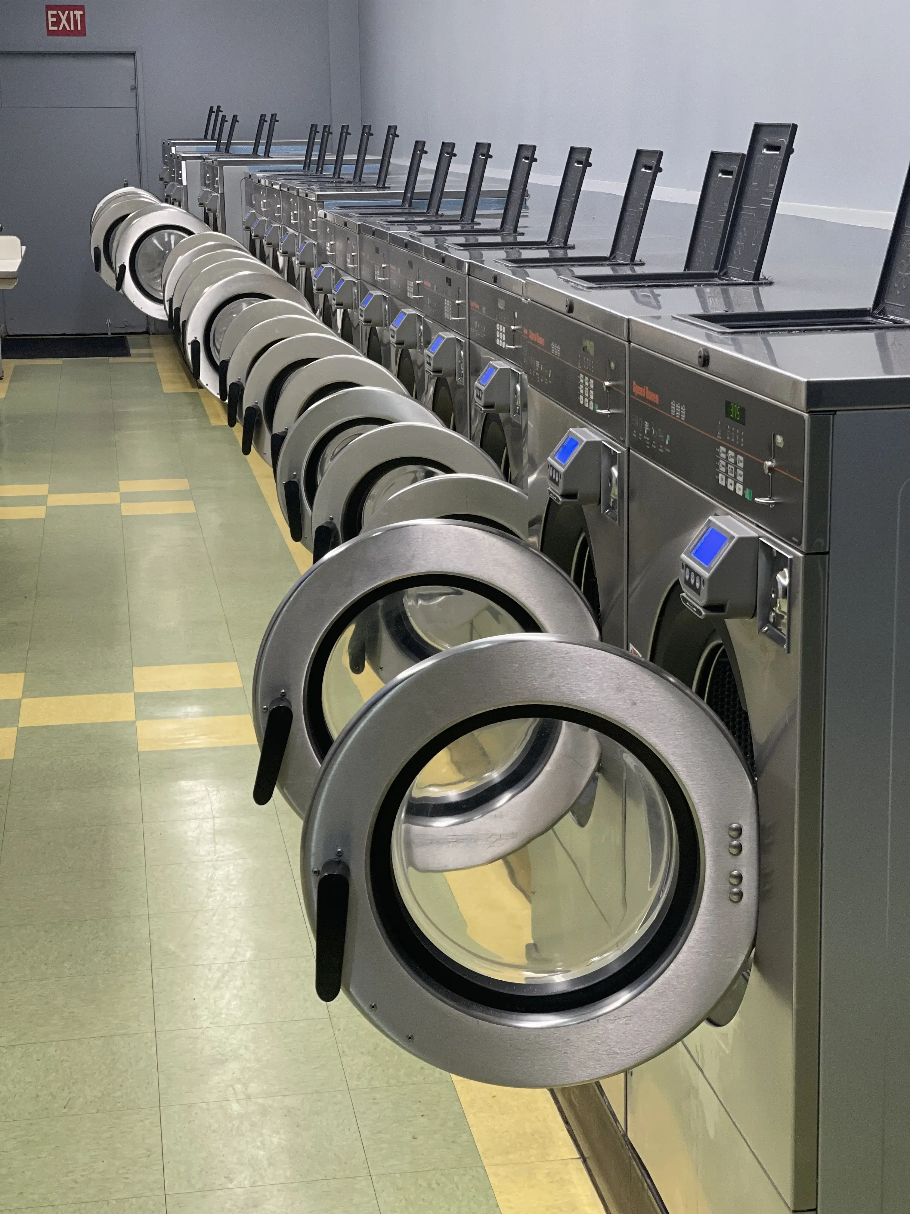 Lucky Laundry - Image 2