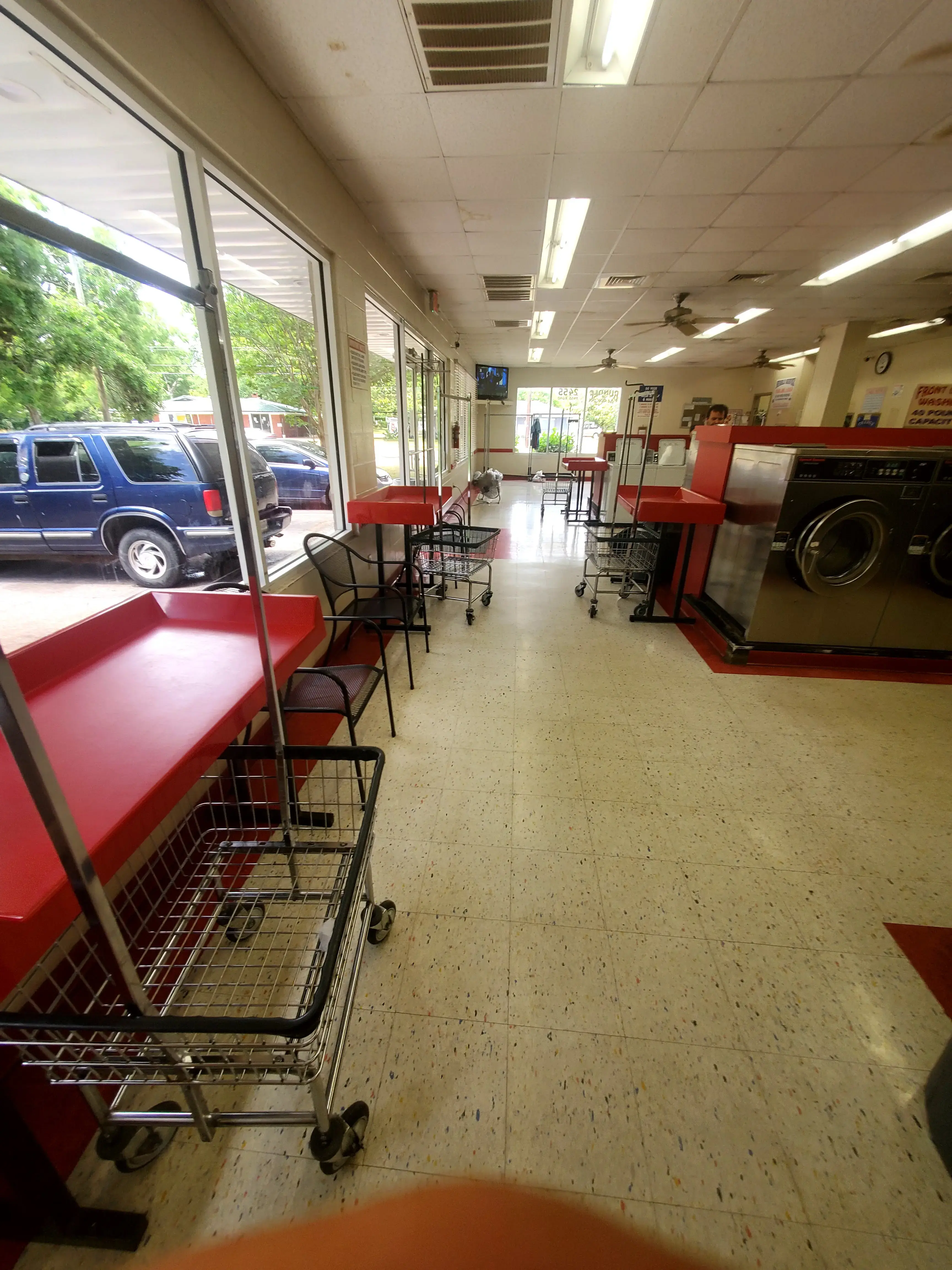Lucky Wash location