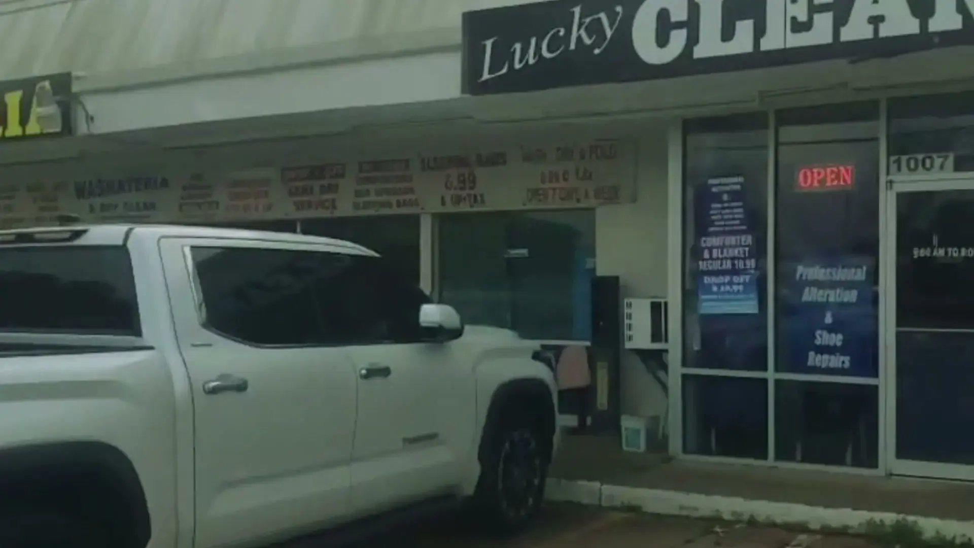 Lucky Washateria & Dry Cleaners thumbnail 2