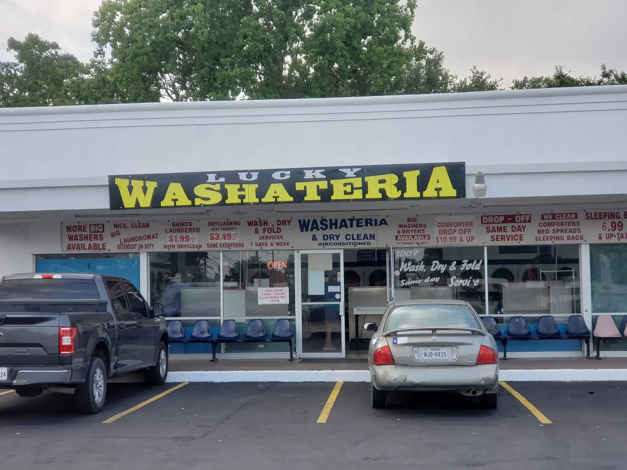 Lucky Washateria & Dry Cleaners thumbnail 15
