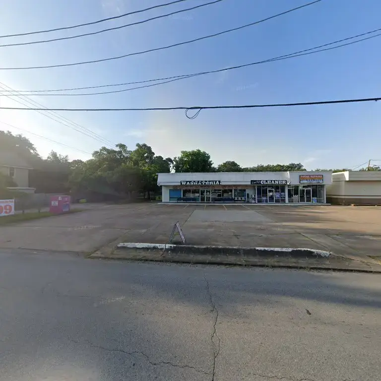 Lucky Washateria & Dry Cleaners thumbnail 19