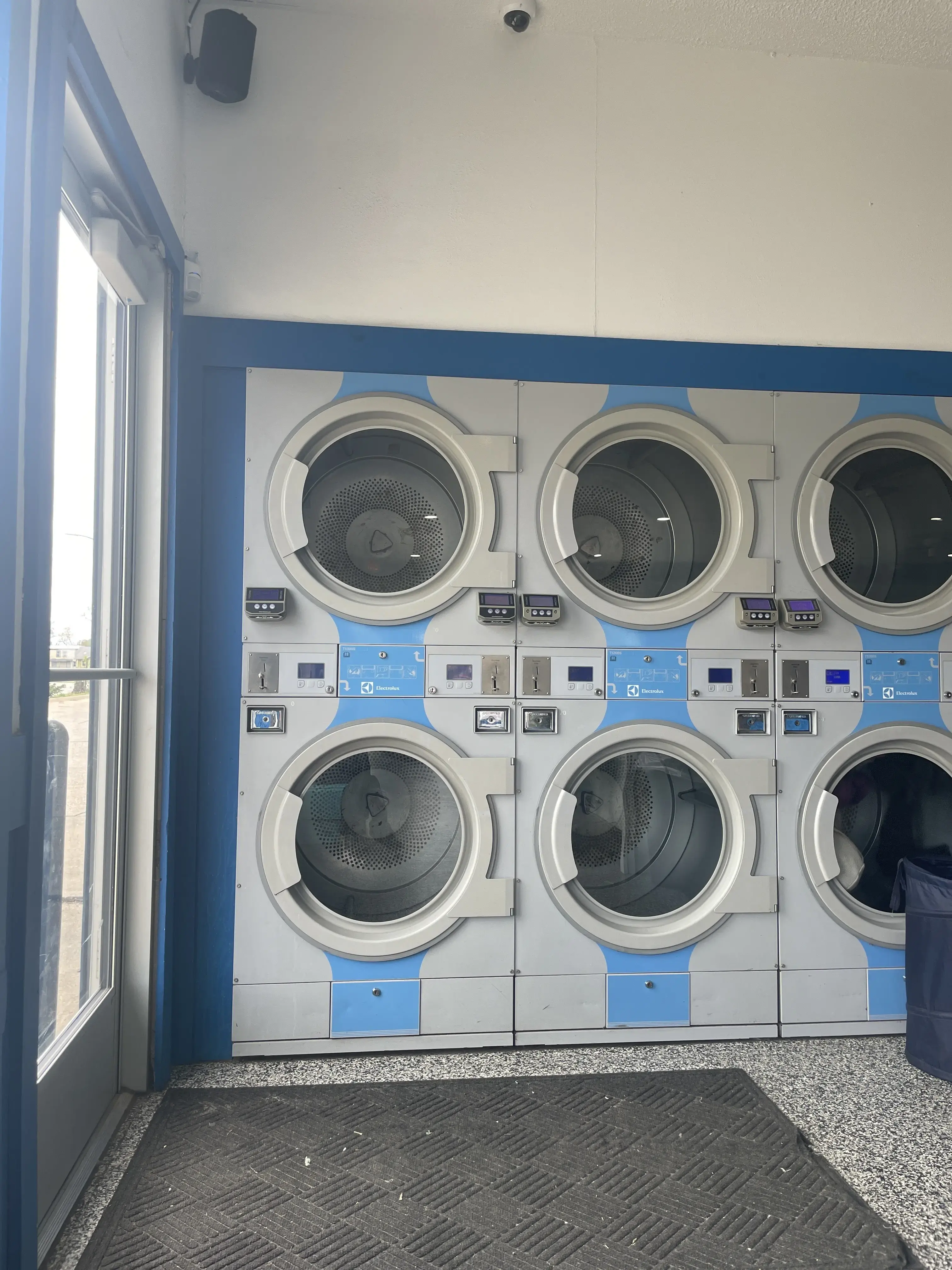Lucky's Laundry thumbnail 12