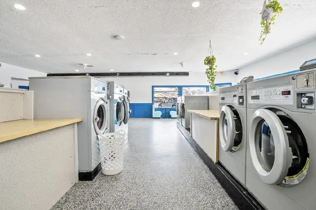Lucky's Laundry thumbnail 17