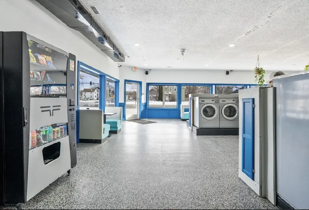 Lucky's Laundry - Image 14