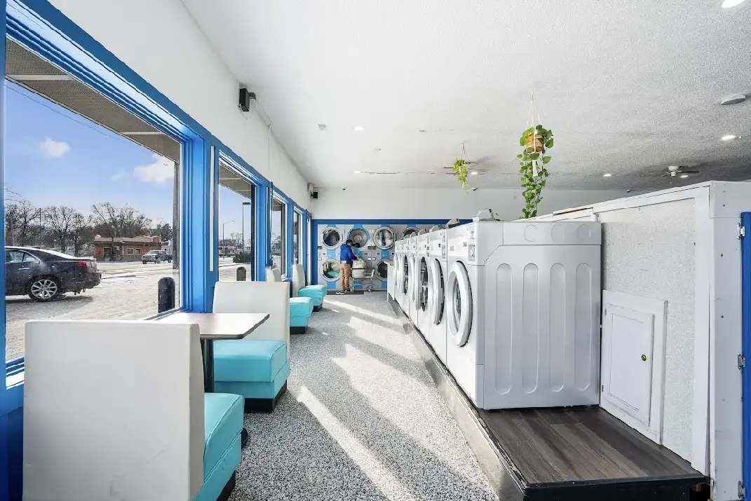 Lucky's Laundry - Image 3