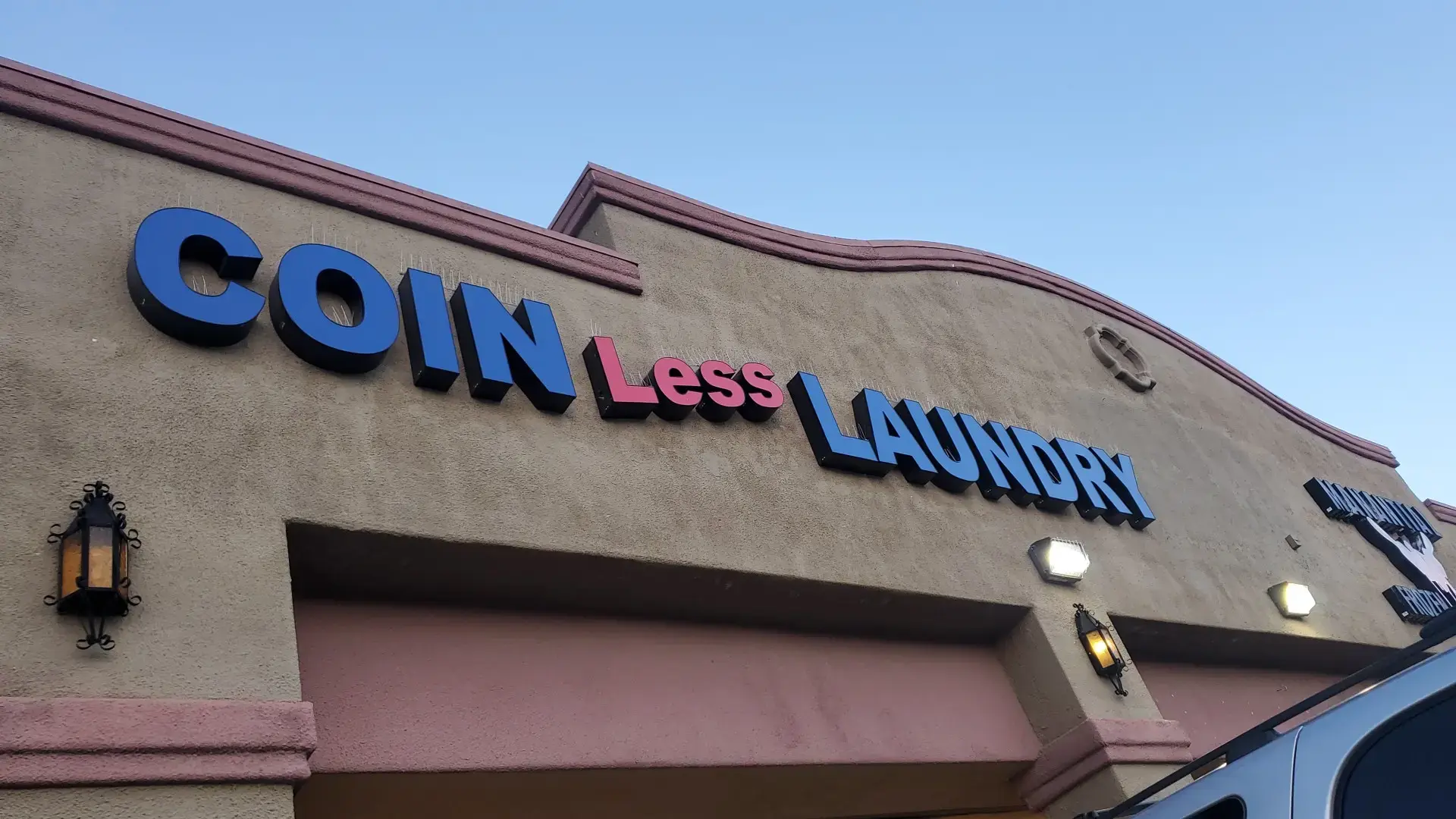 Lucy's Laundromat DBA COIN Less LAUNDRY thumbnail 2