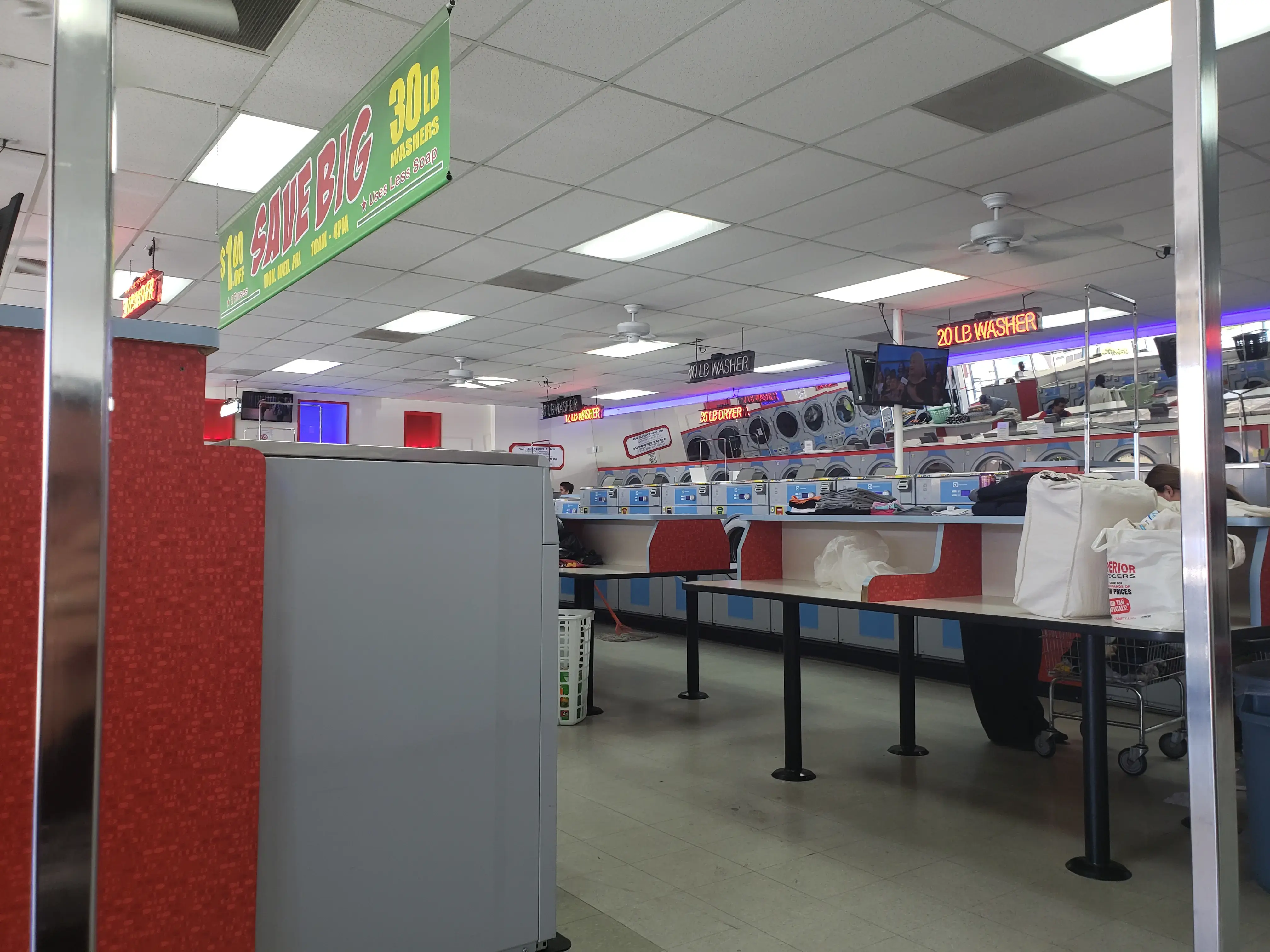 Lucy's Laundromat DBA COIN Less LAUNDRY thumbnail 4