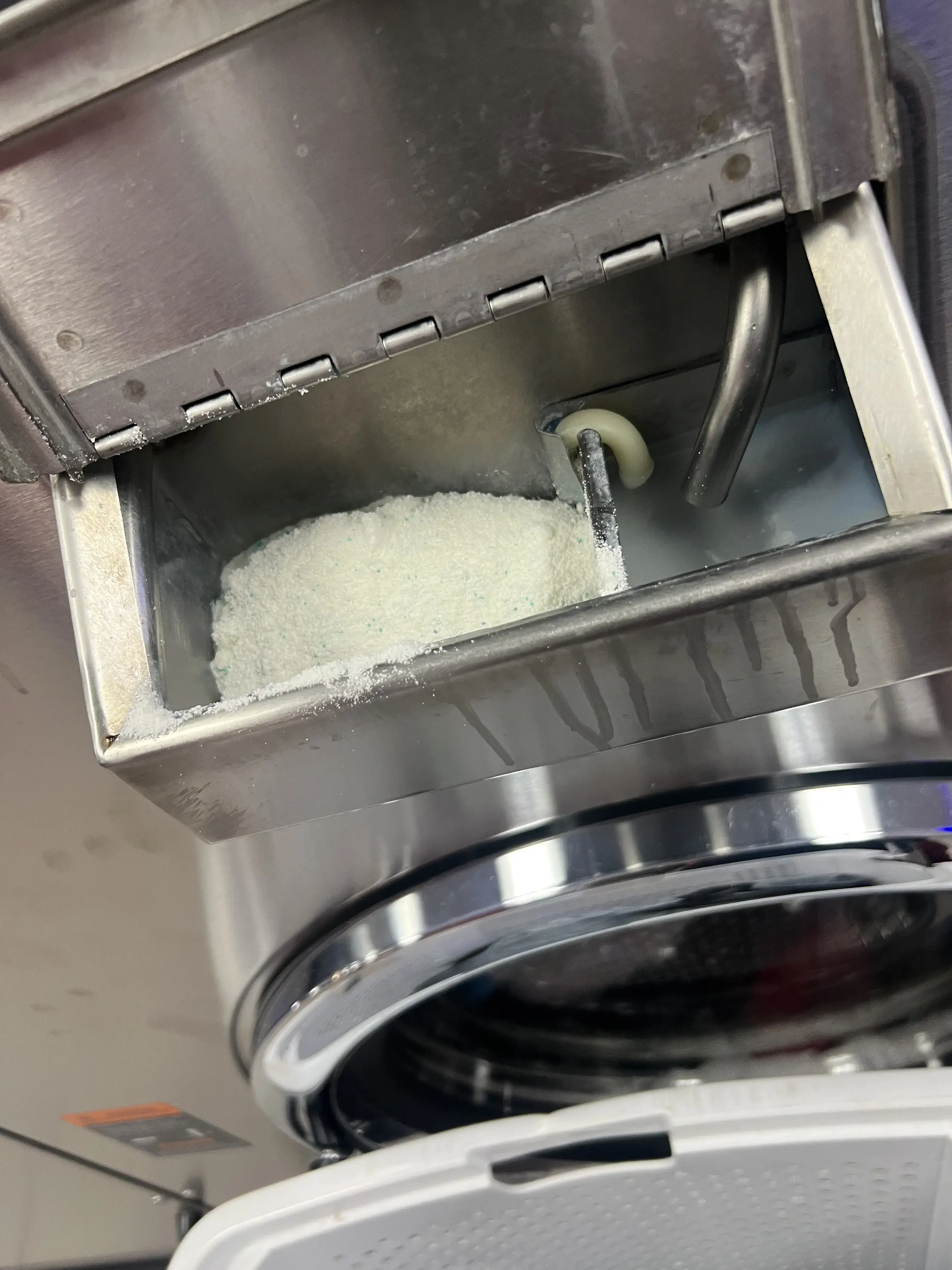 Lucy's Laundromat DBA COIN Less LAUNDRY thumbnail 18