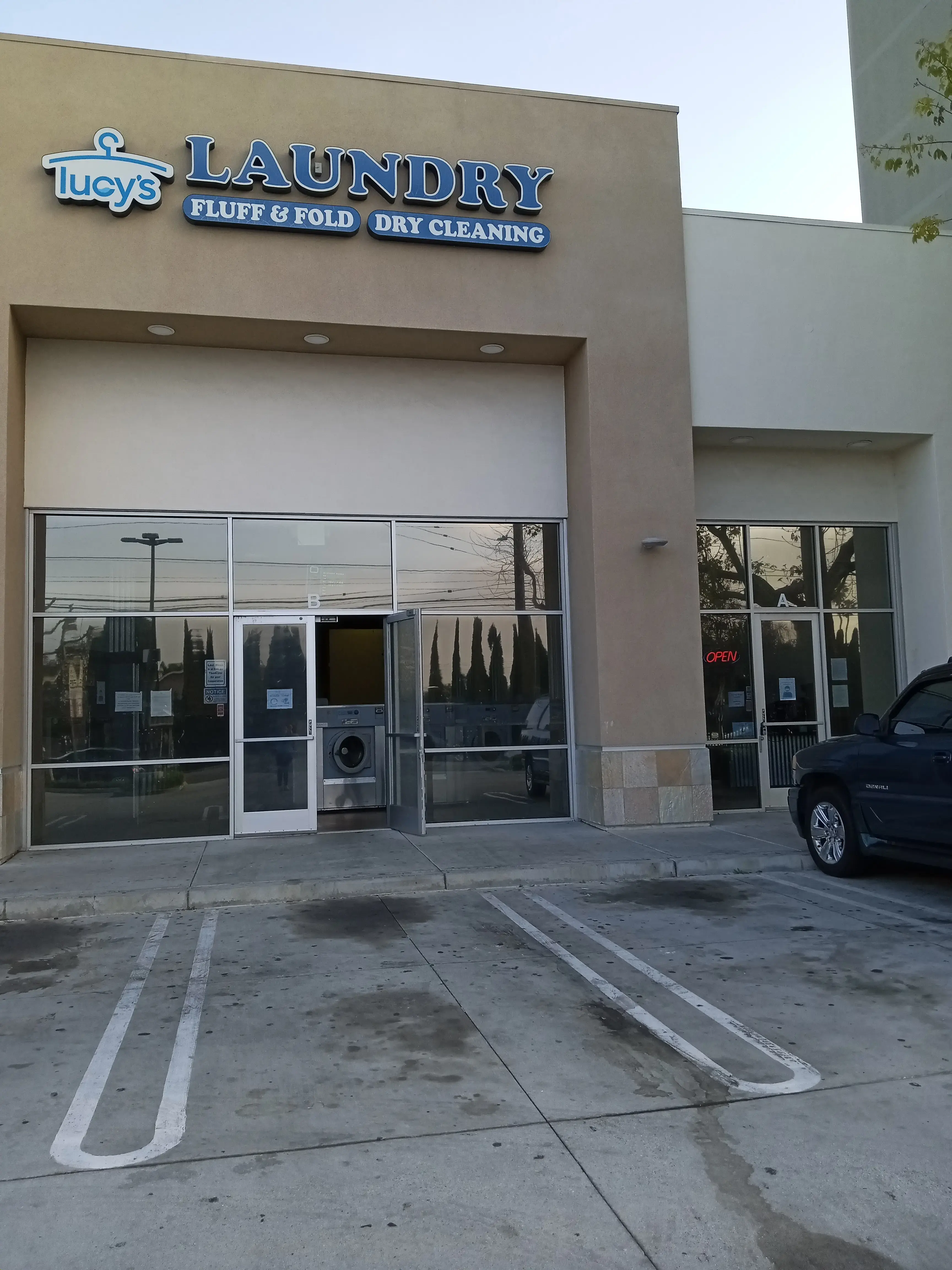 Lucy's Laundry & Dry Cleaning - Image 5