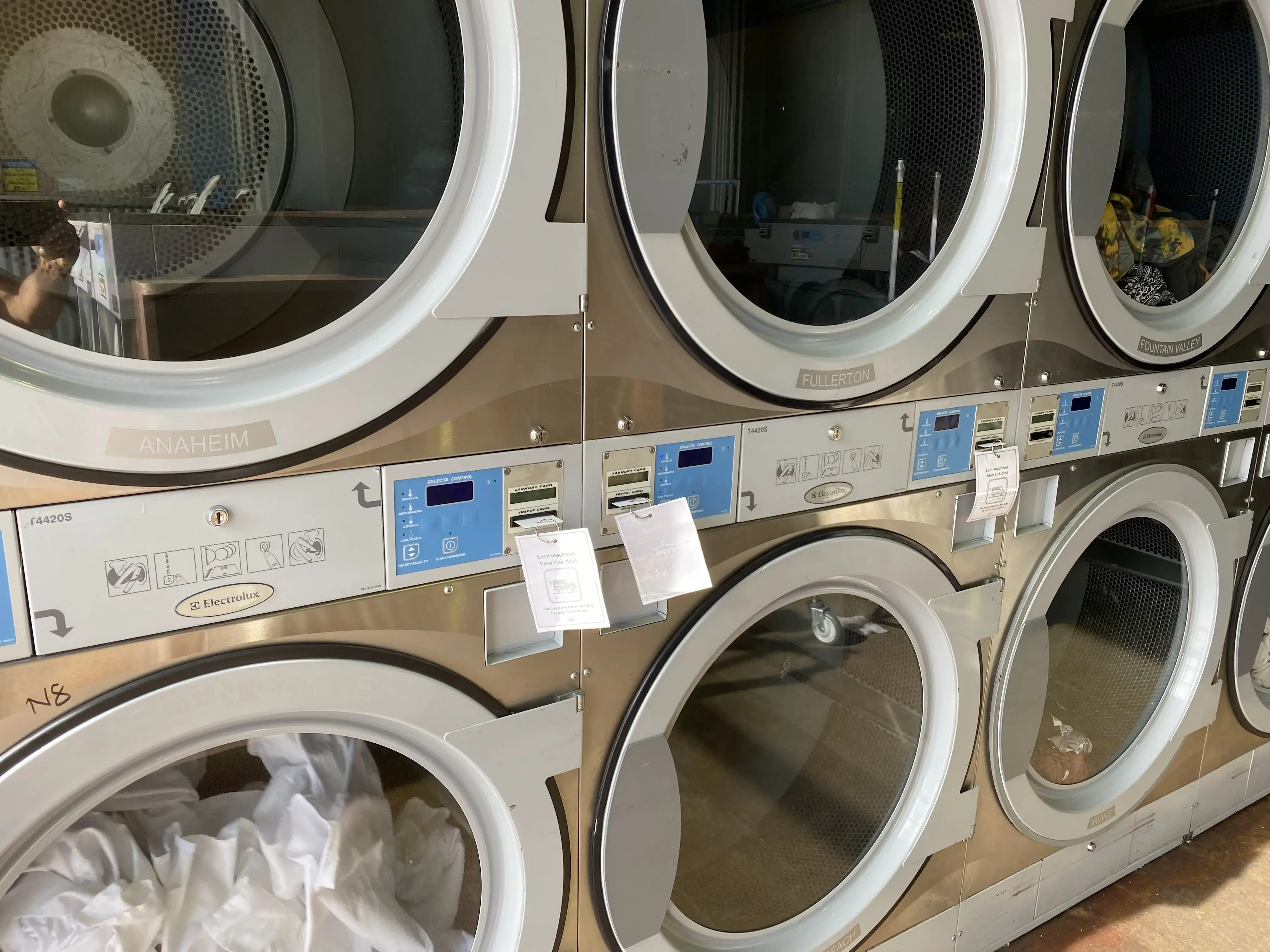 Lucy's Laundry & Dry Cleaning thumbnail 2