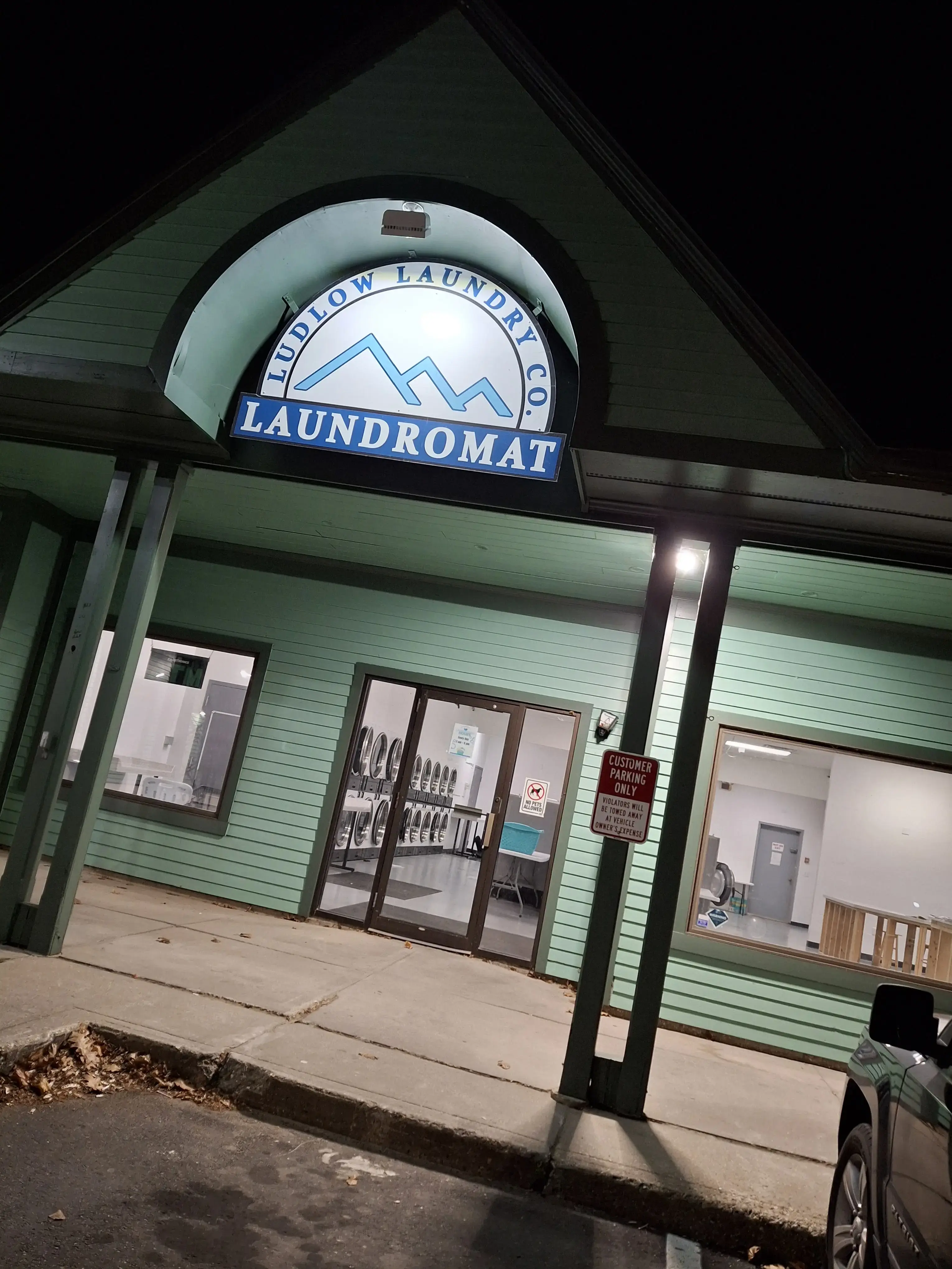 Ludlow Laundry Co. - LAUNDROMAT thumbnail 7