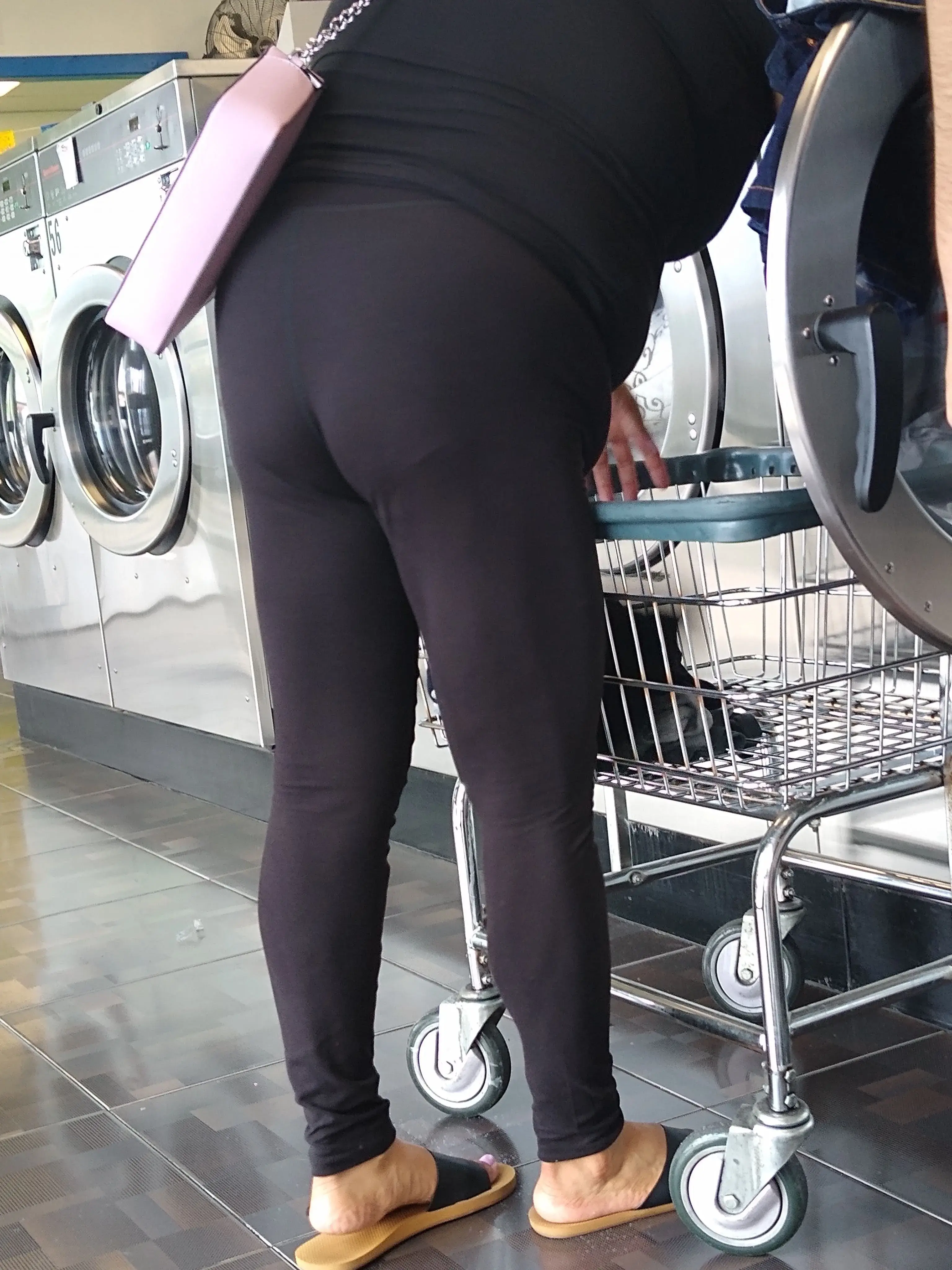 Lugo's Lavanderia / Lugo's Coin Laundry thumbnail 5