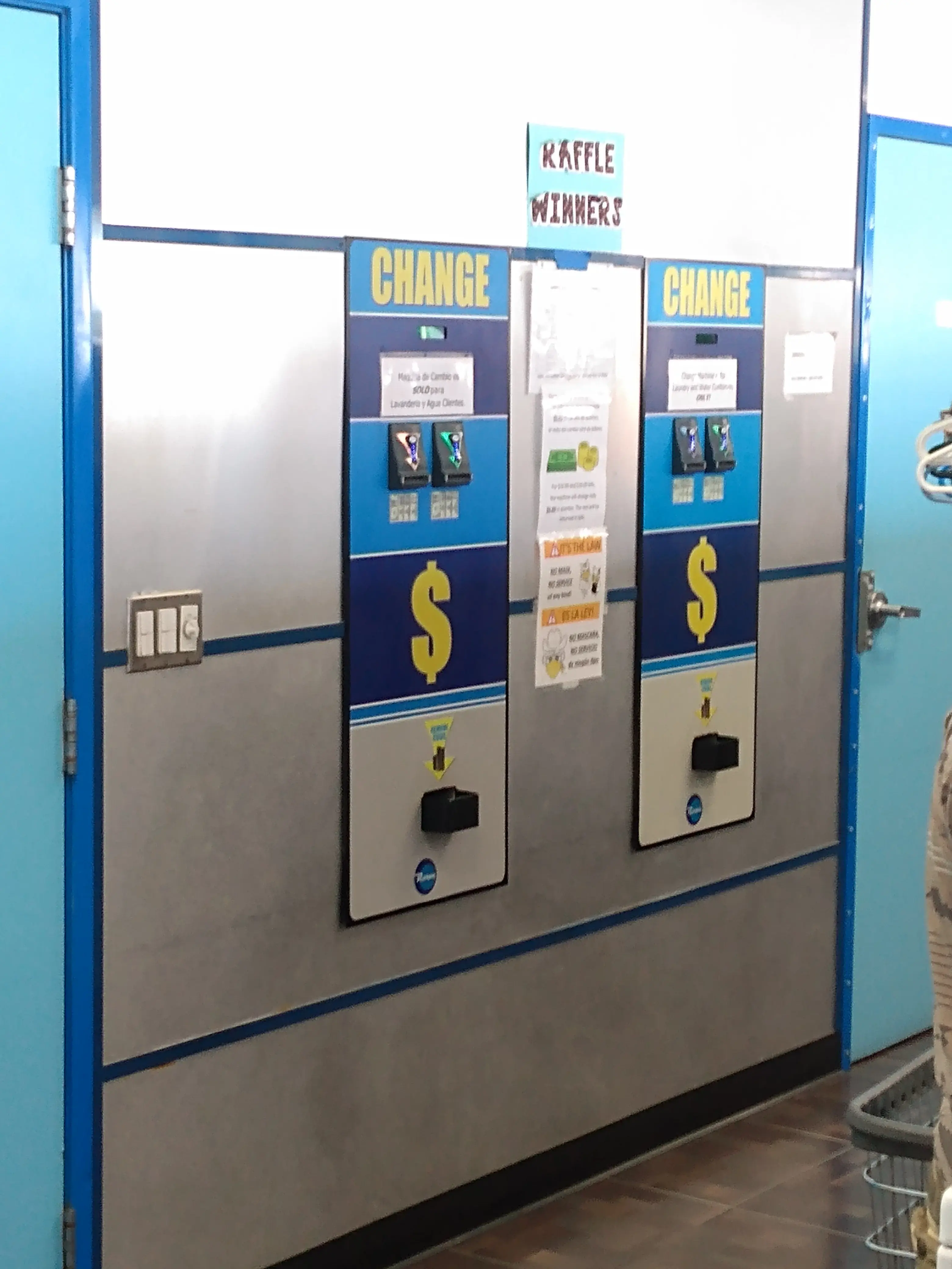 Lugo's Lavanderia / Lugo's Coin Laundry thumbnail 18