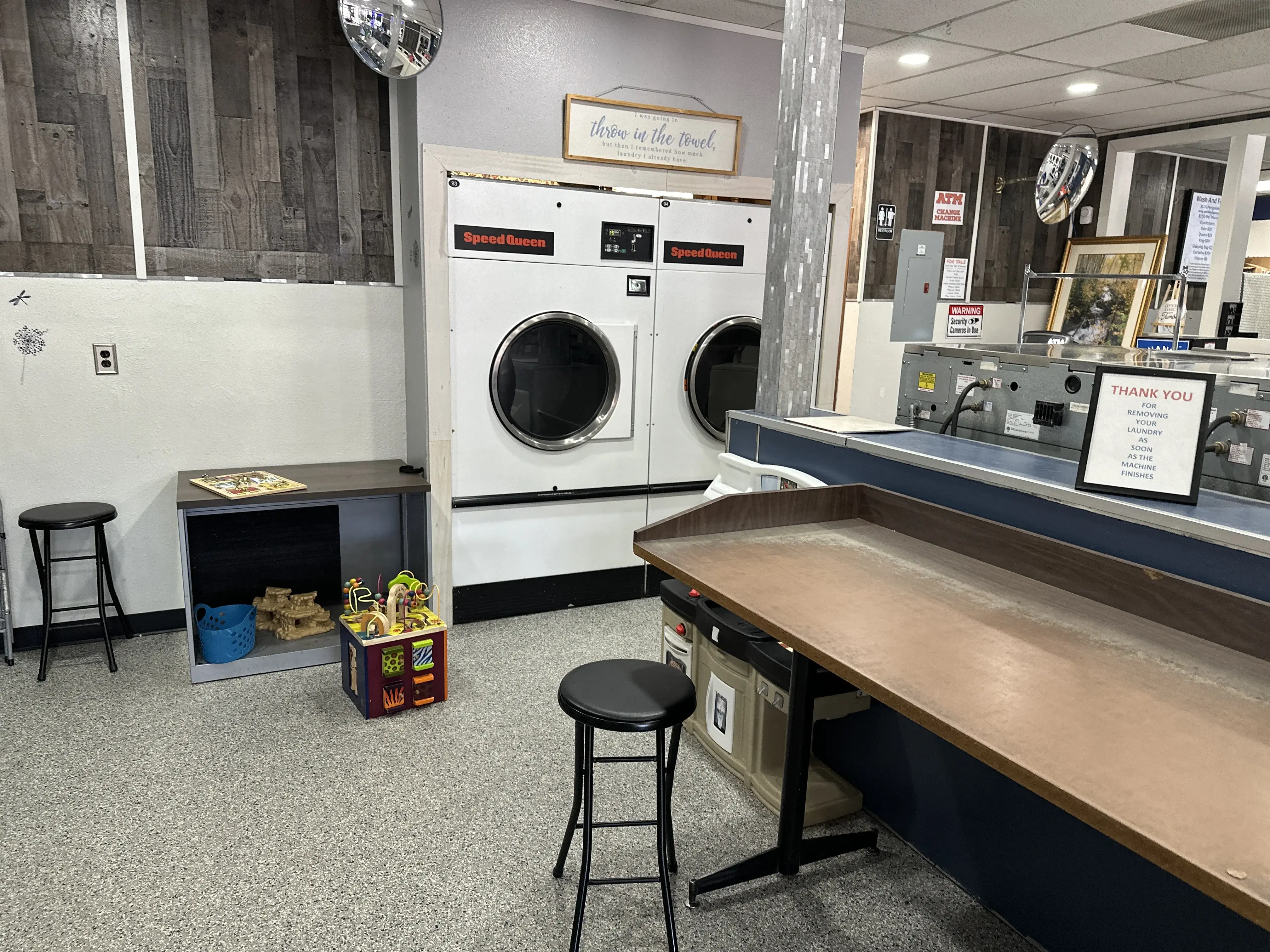 Luke's Laundry - Image 4