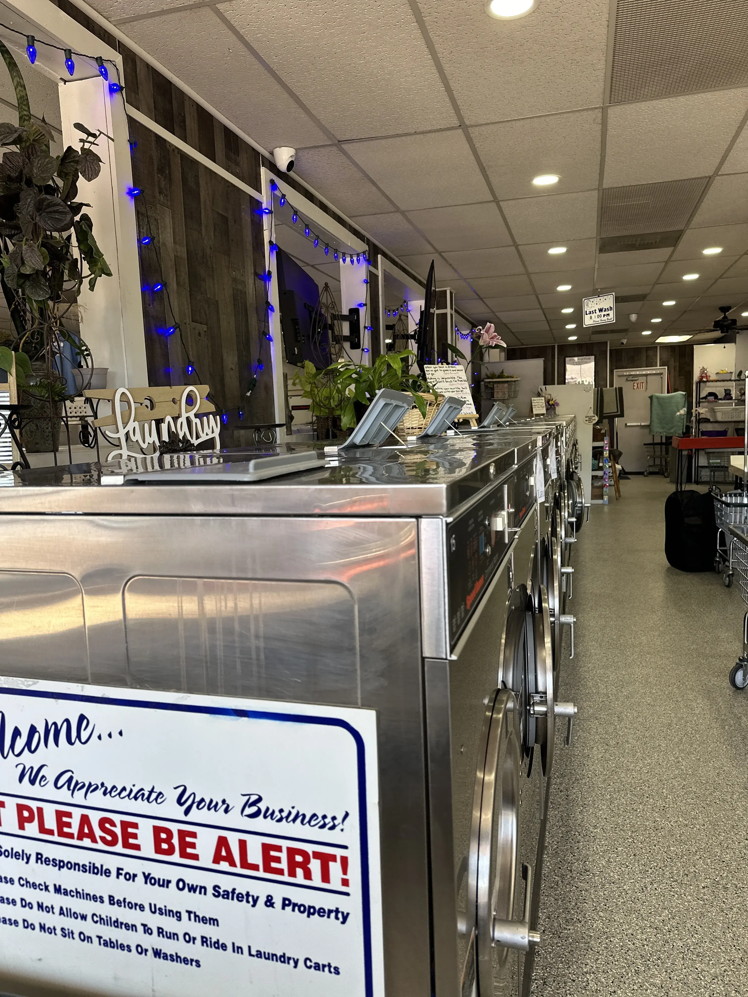 Luke's Laundry - Image 9