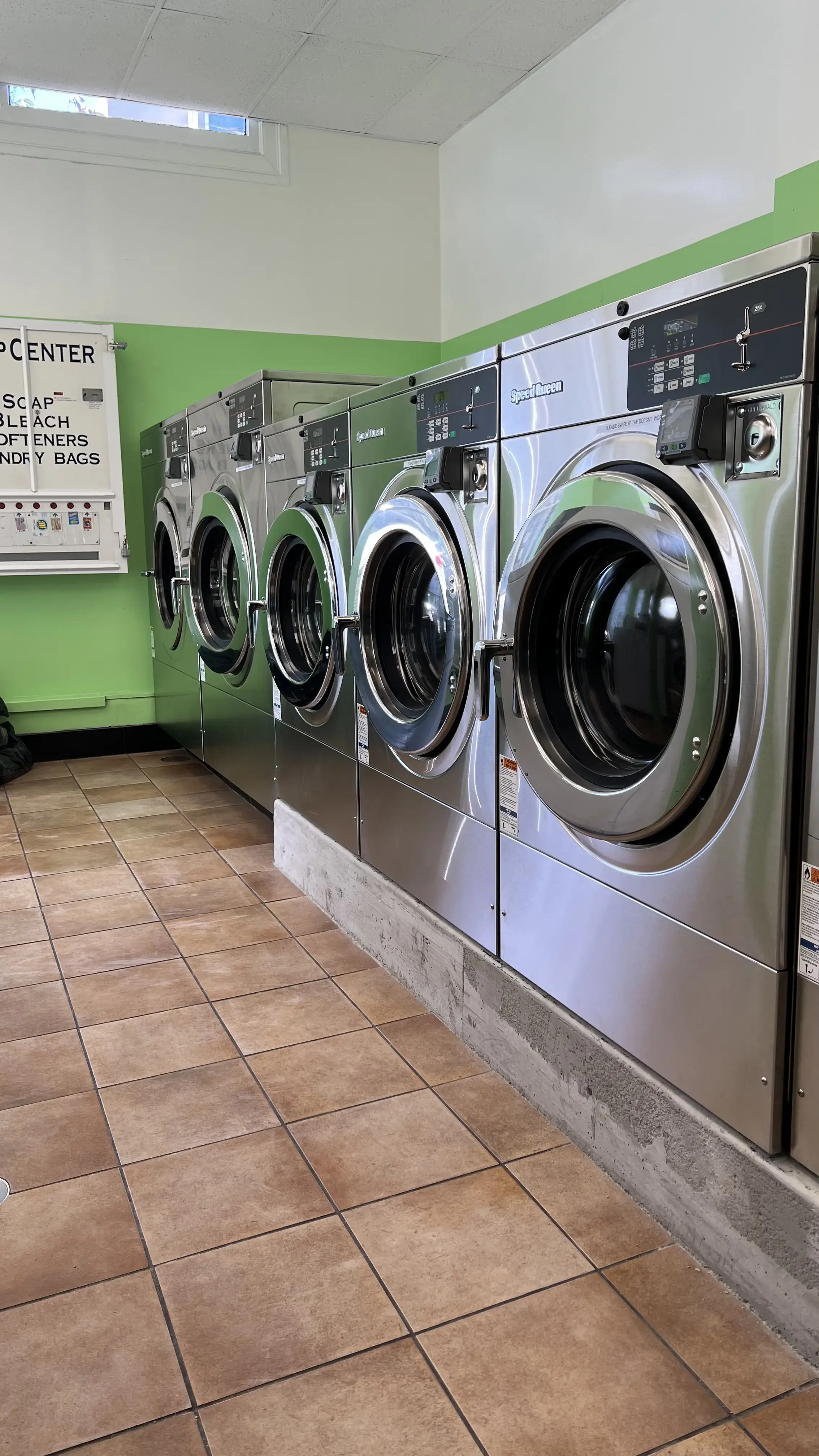 Lulu Laundromat thumbnail 13