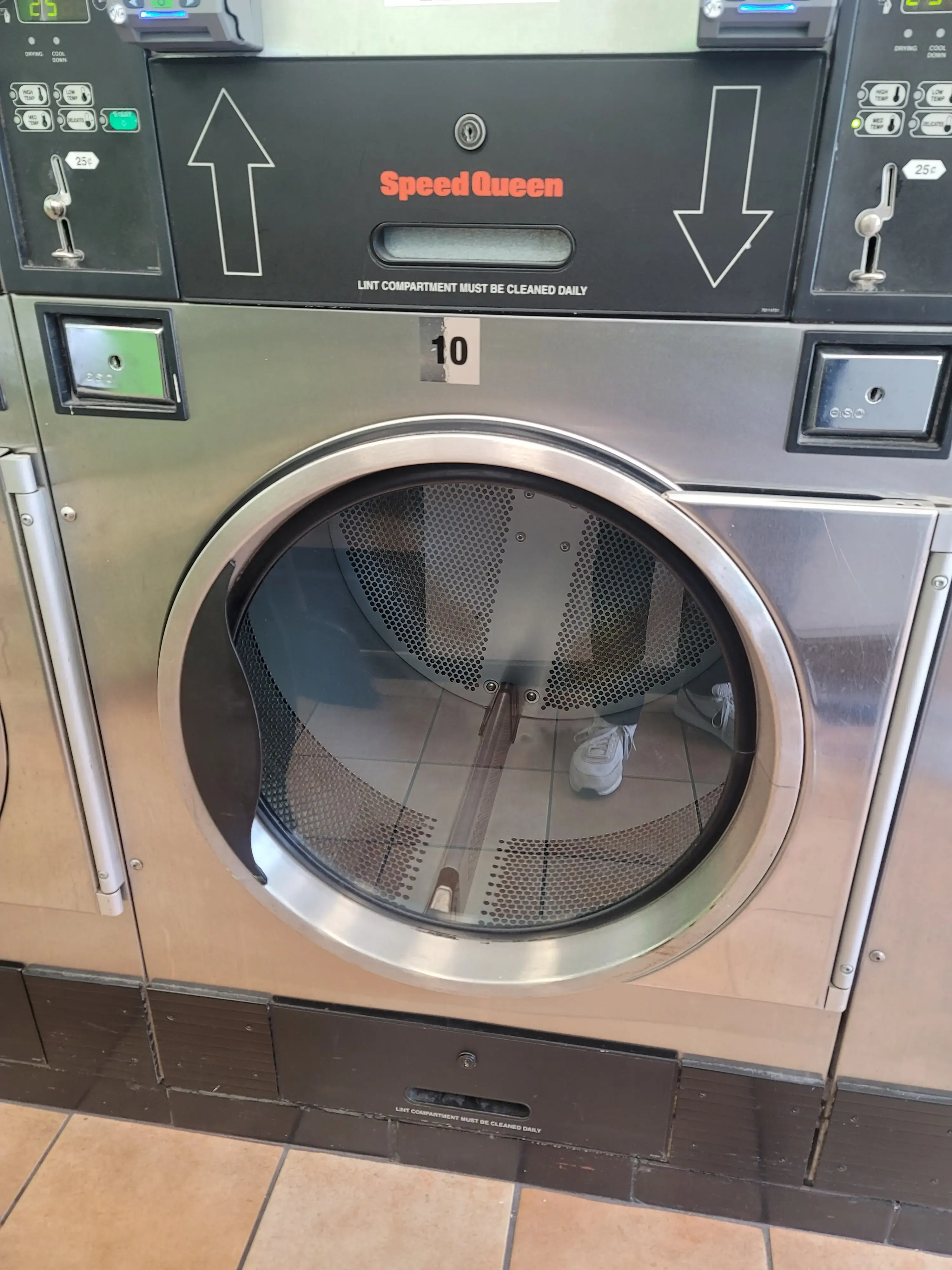 Lulu Laundromat thumbnail 5