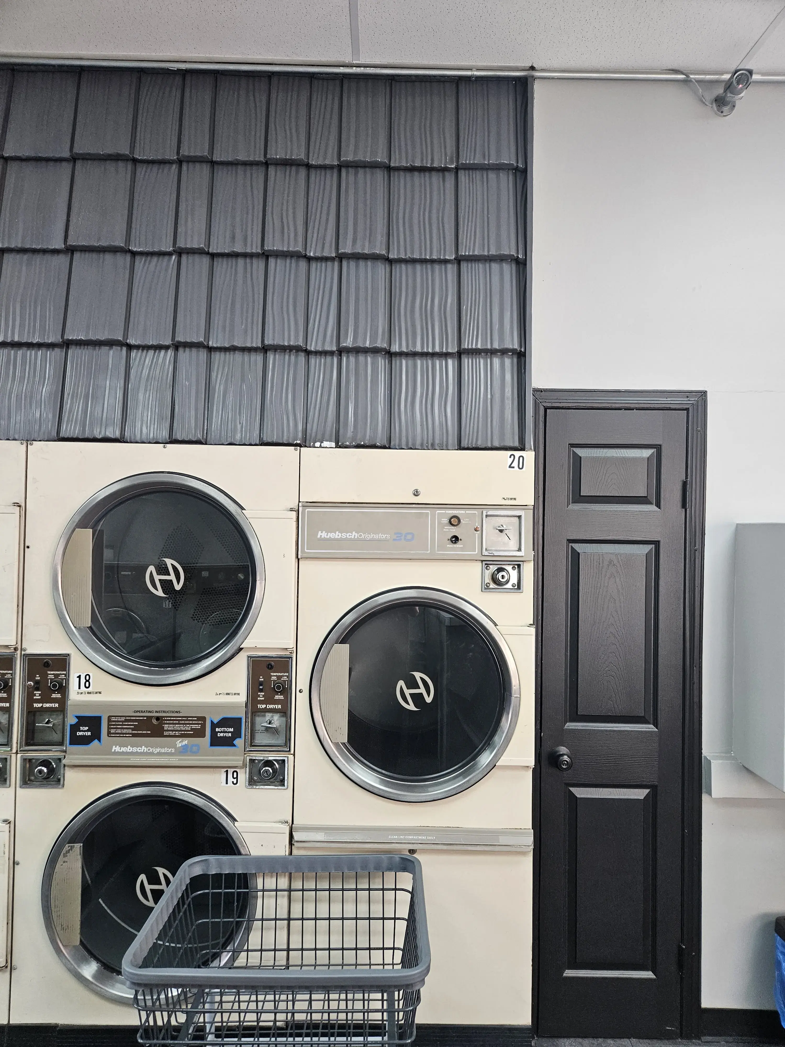 Luna's Laundromat - Image 6