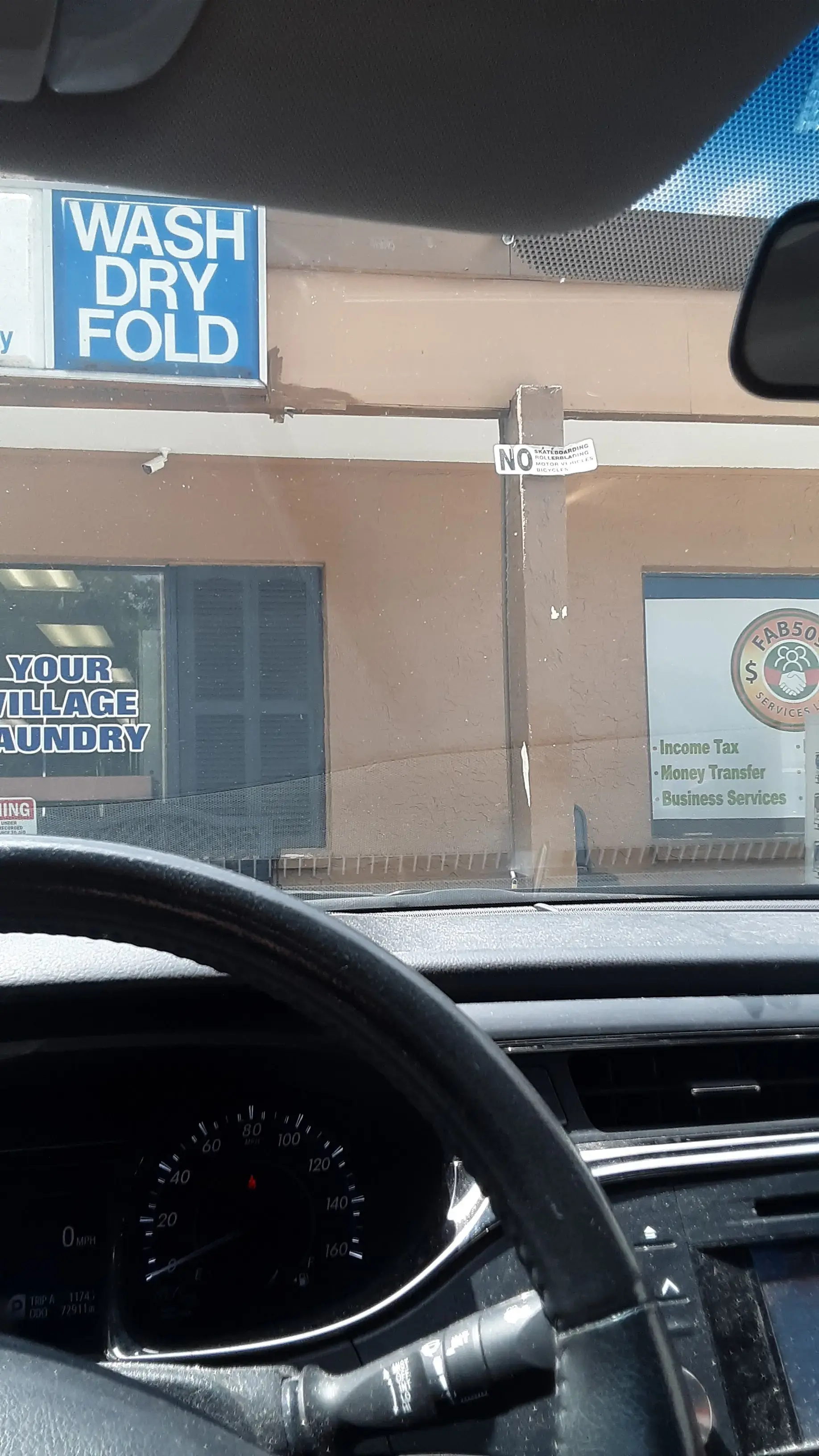 Lutz Coin Laundry - Image 11