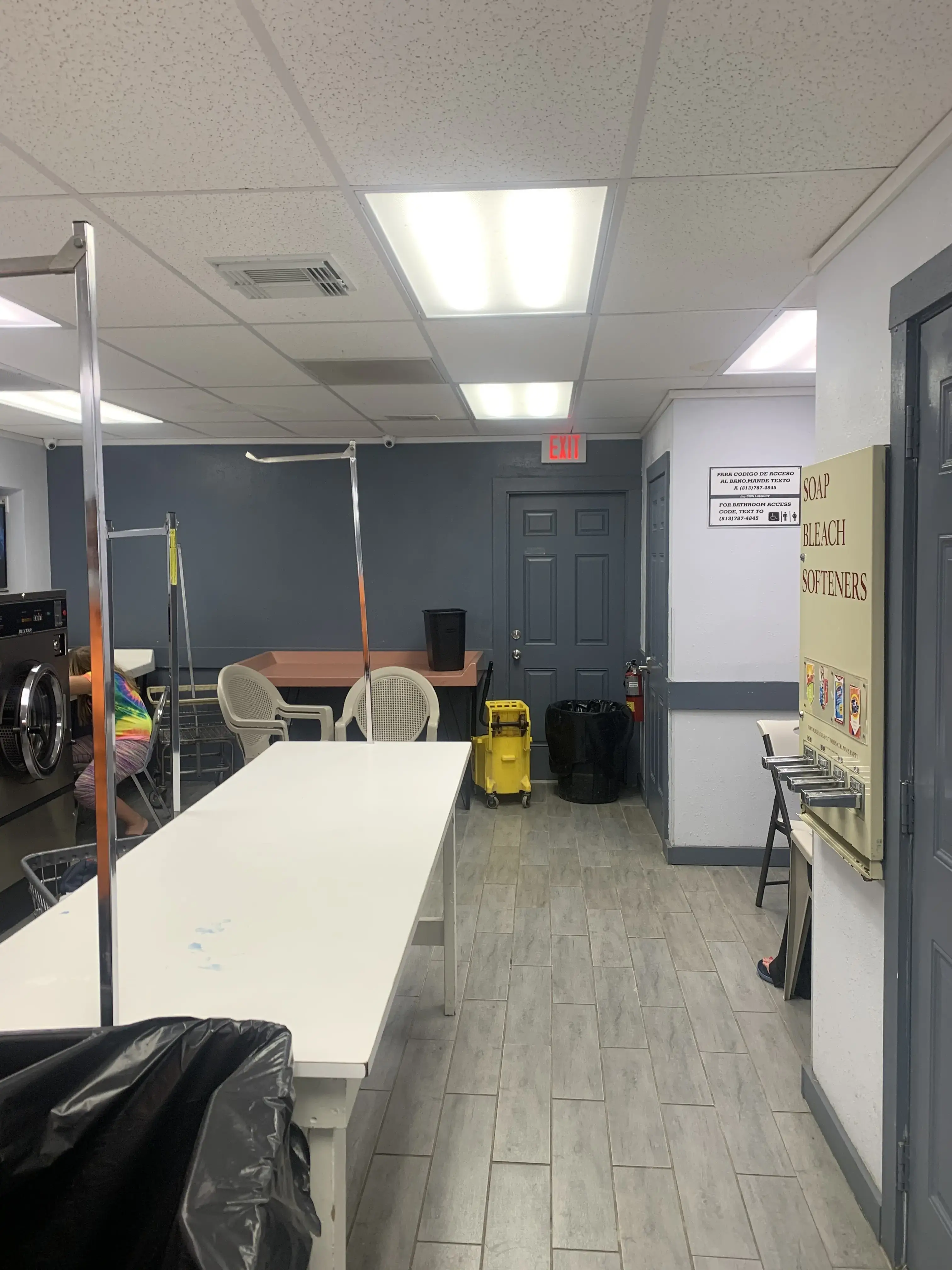 Lutz Coin Laundry thumbnail 3