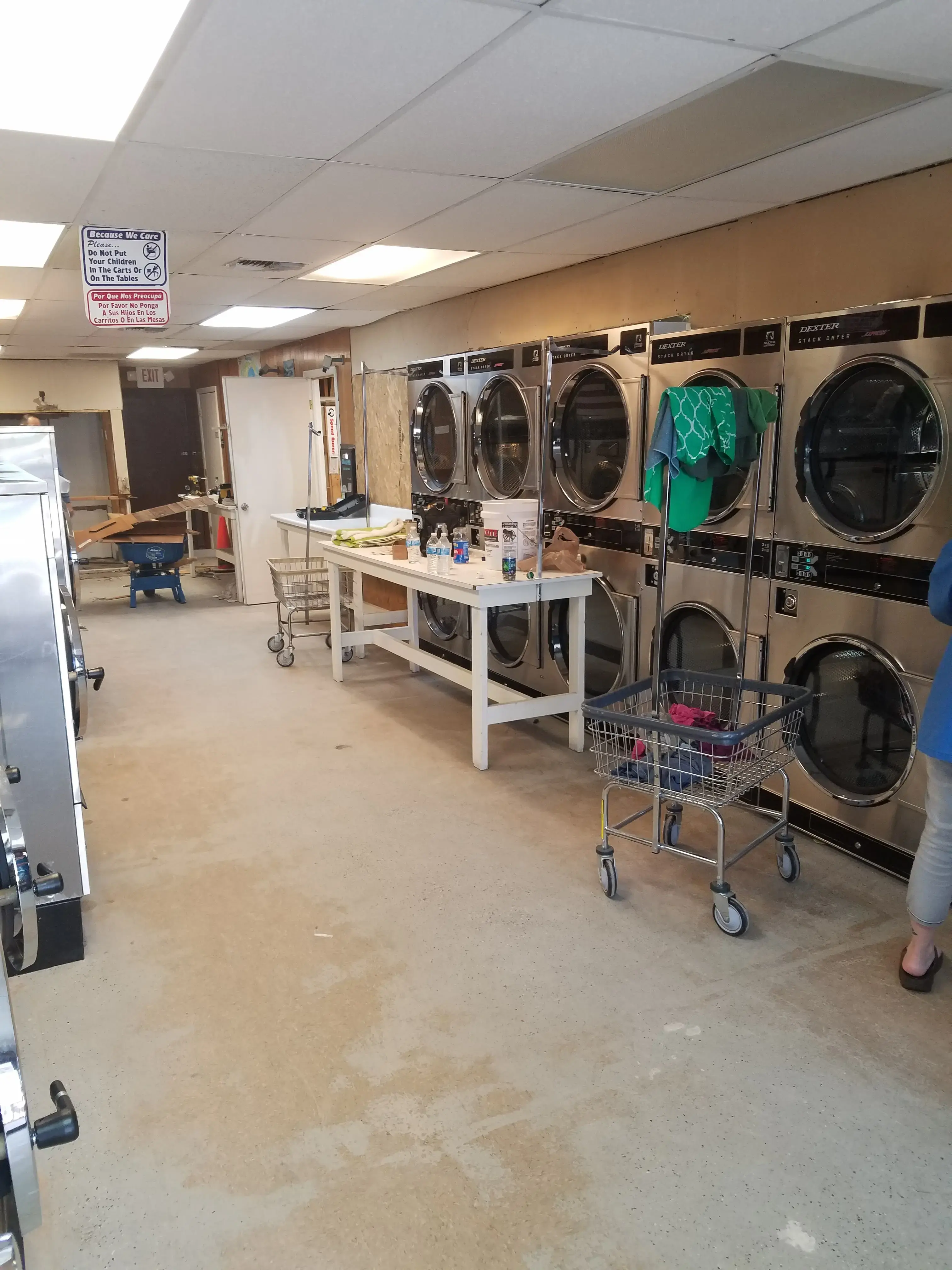 Lutz Coin Laundry thumbnail 7