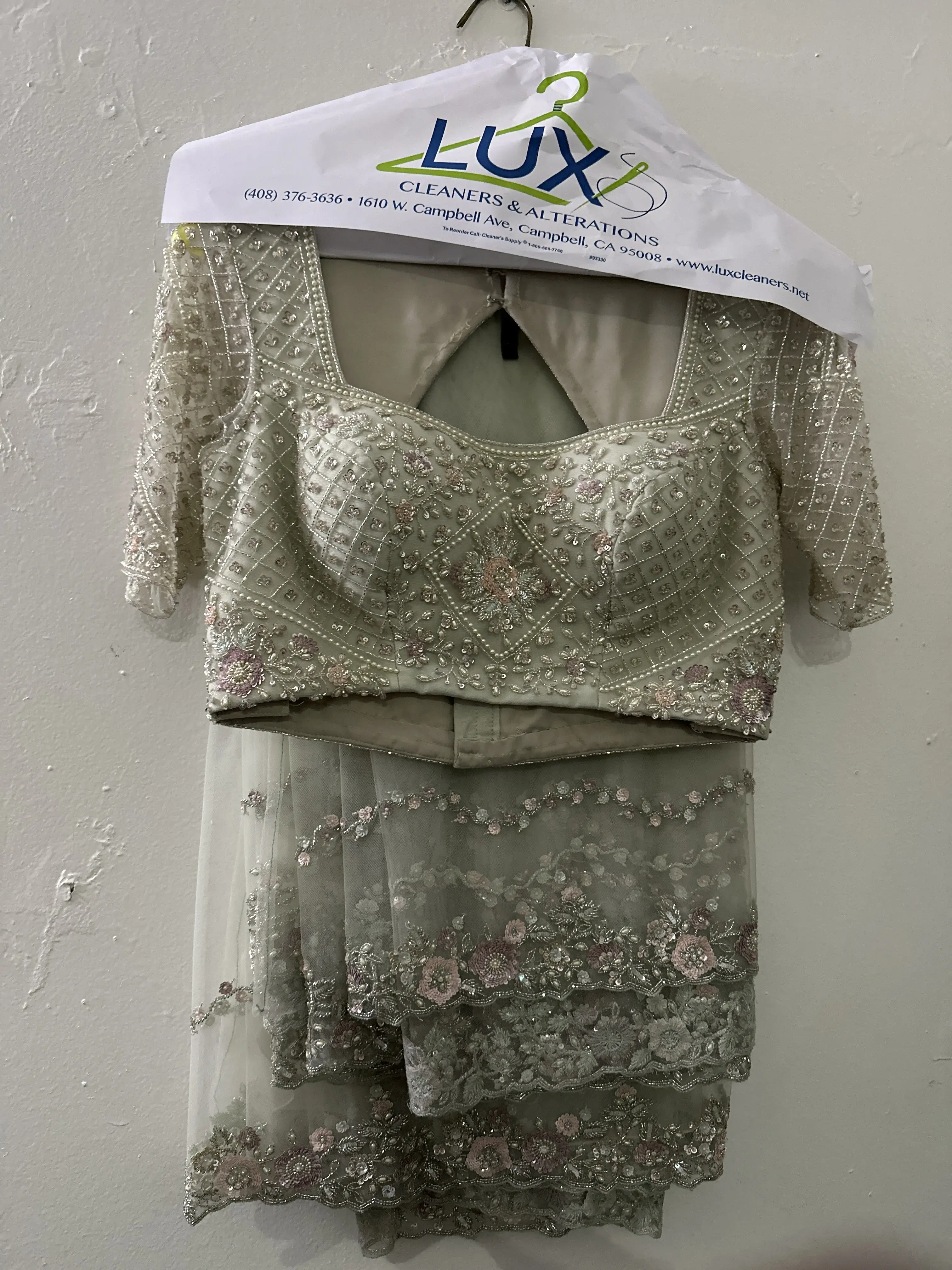 Lux Cleaners & Alterations thumbnail 14