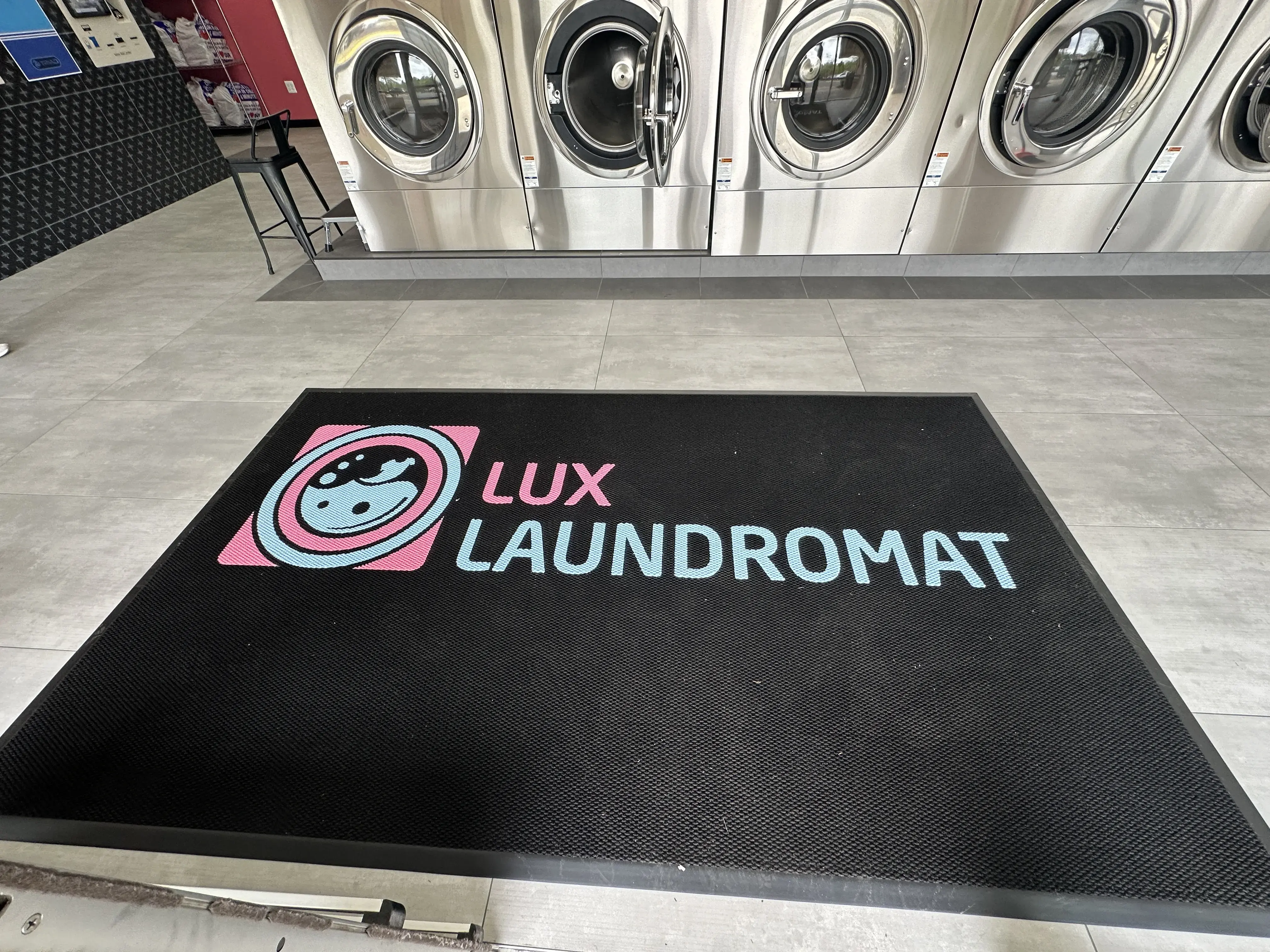 Lux Laundromat - Image 7