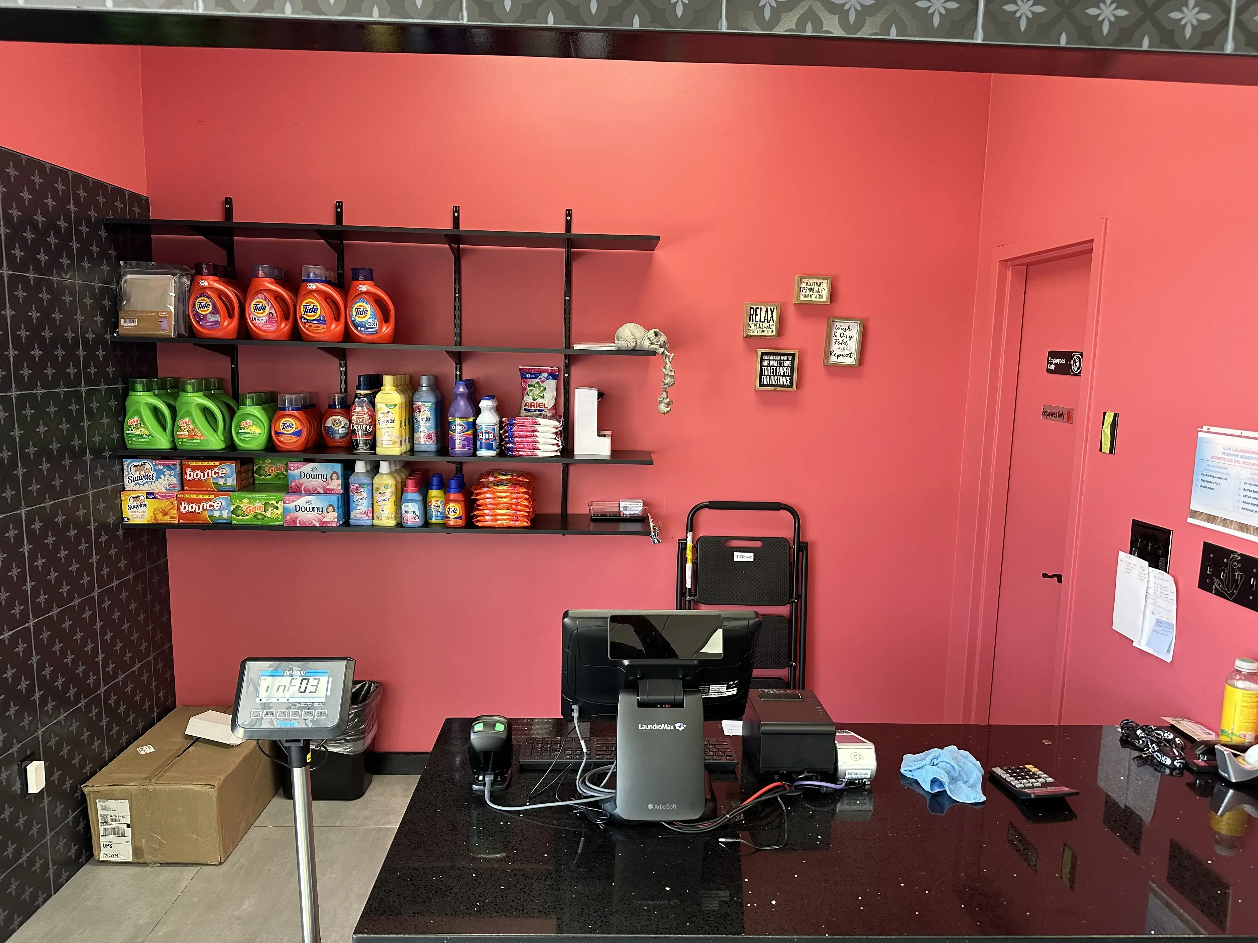 Lux Laundromat - Image 8