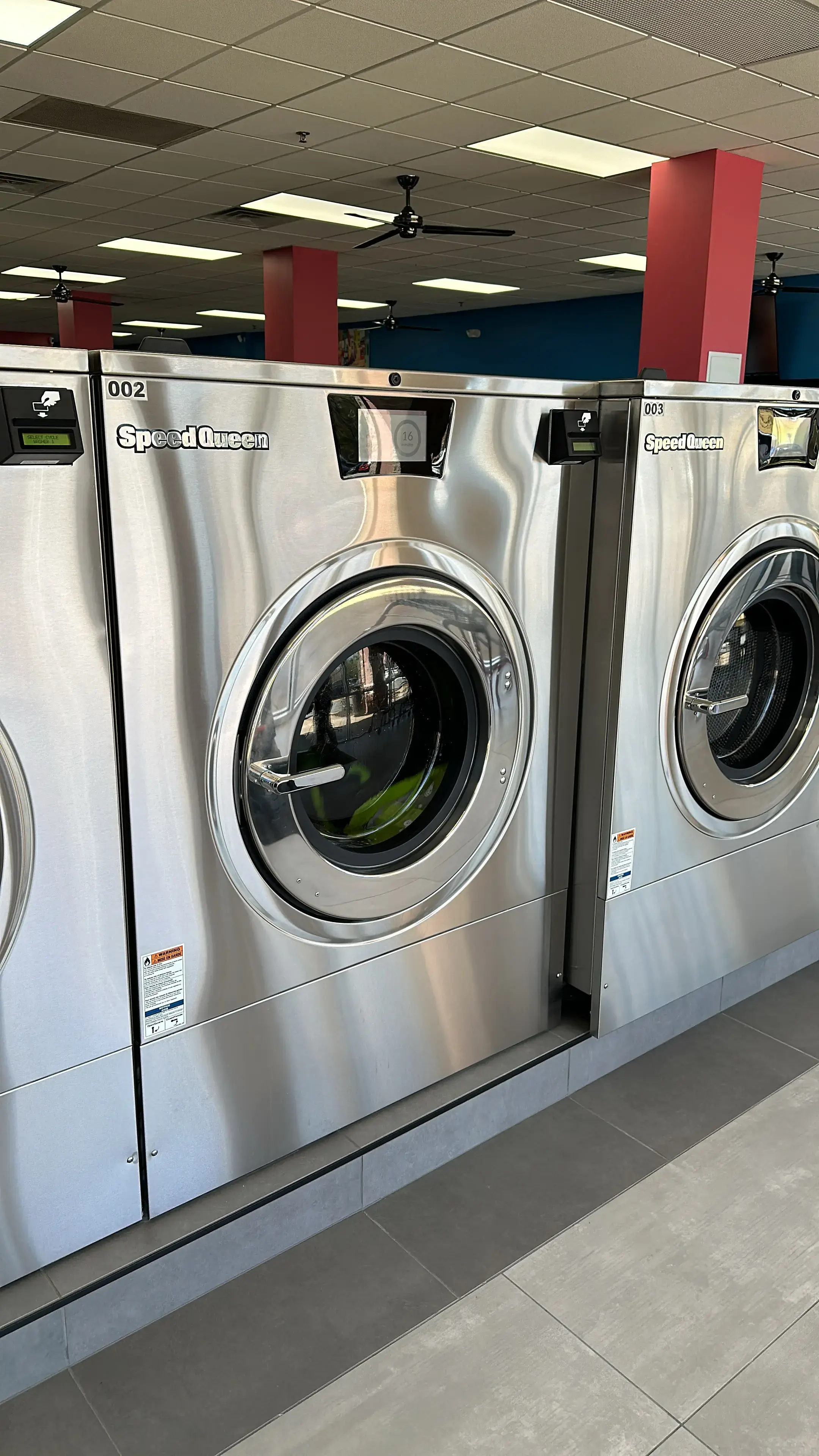 Lux Laundromat - Image 17