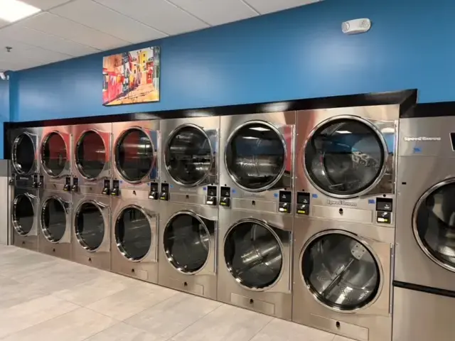 Lux Laundromat - Image 18
