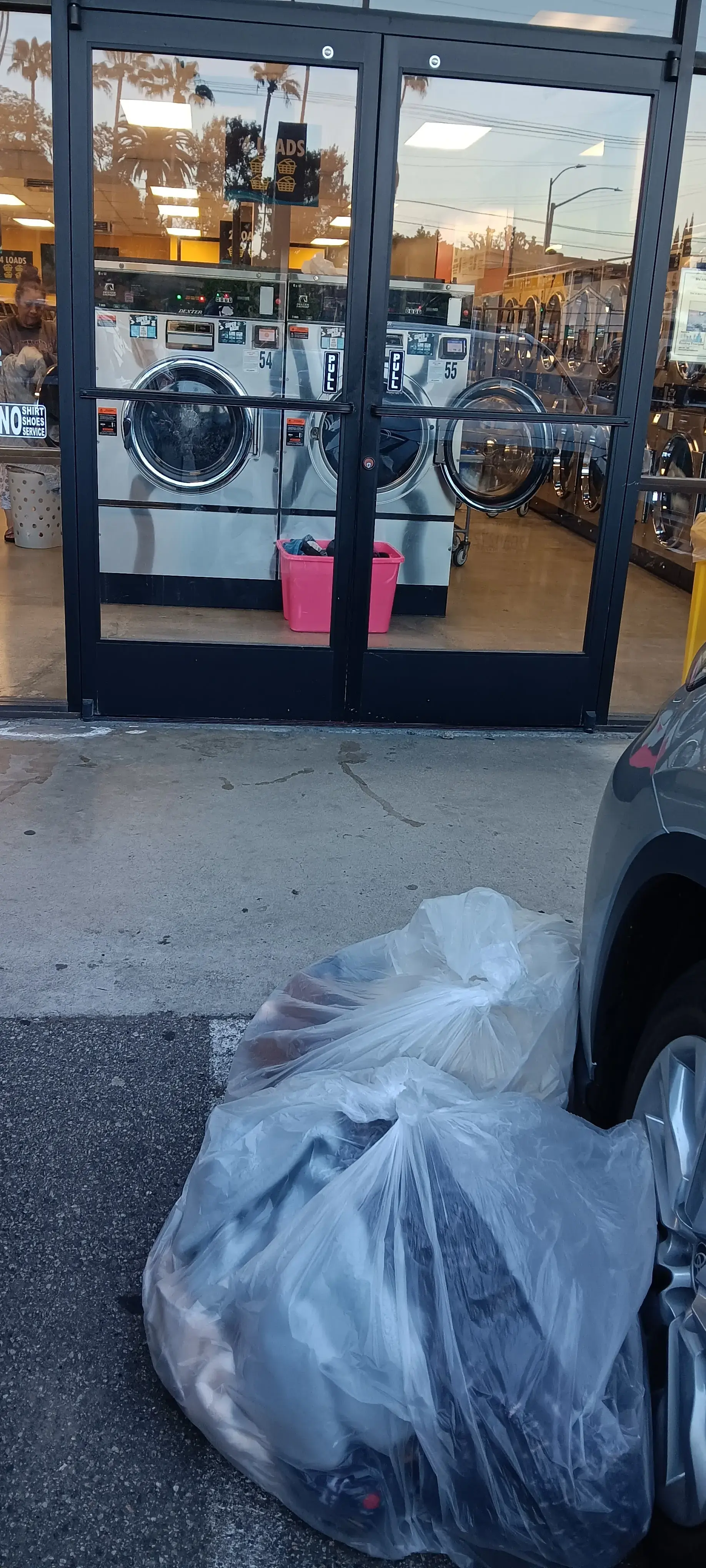 Luxe Laundries - Hyperion Ave - Image 16