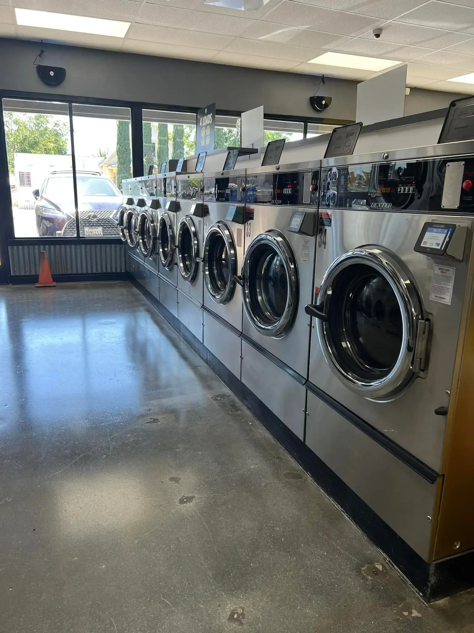 Luxe Laundries Vernon Ave thumbnail 10