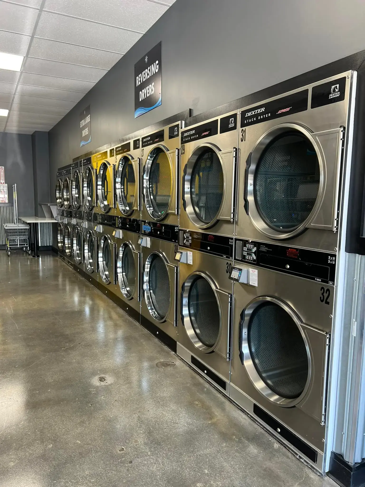 Luxe Laundries Vernon Ave - Image 8