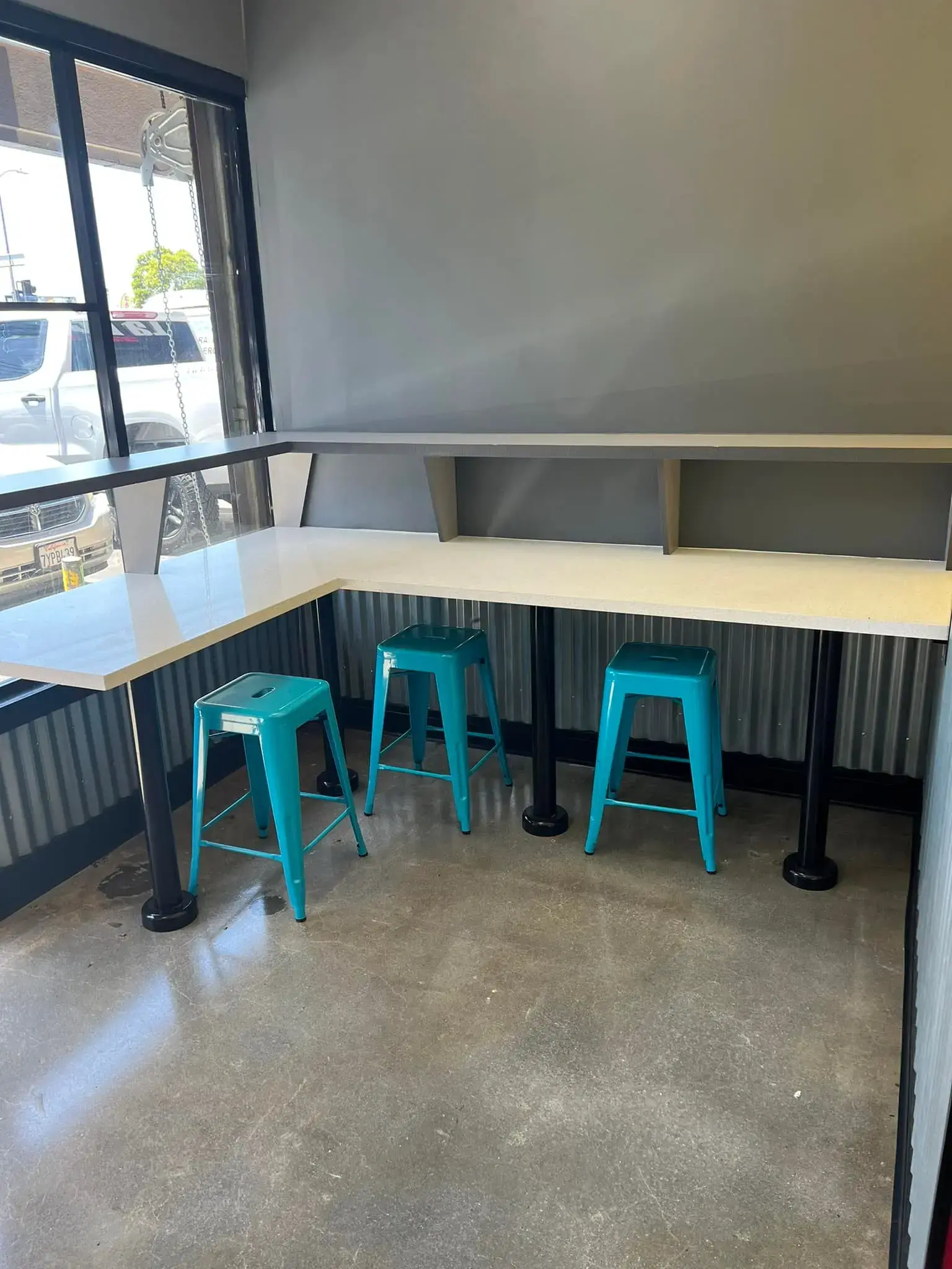 Luxe Laundries Vernon Ave - Image 4