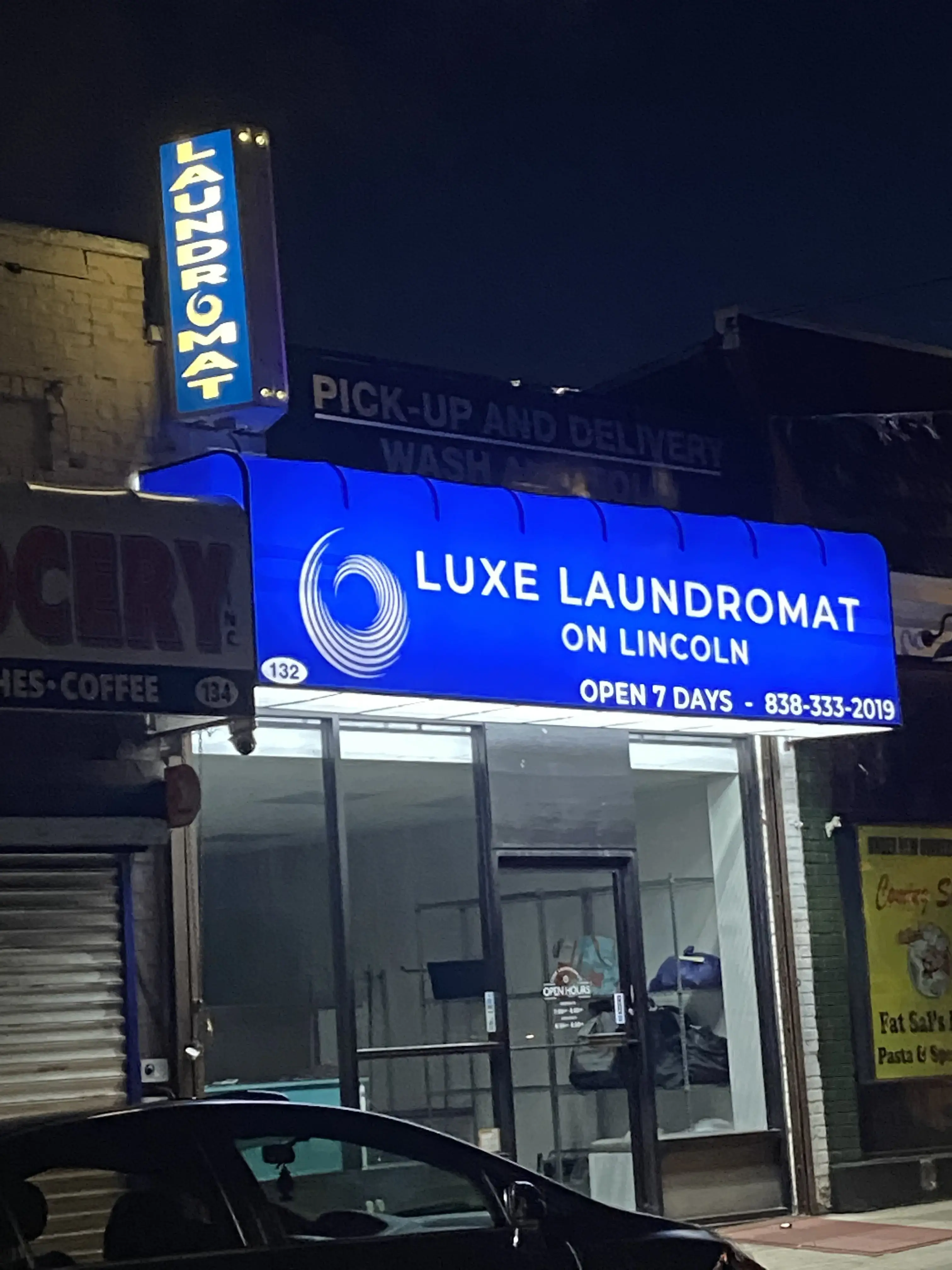 Luxe Laundromat on Lincoln thumbnail 3