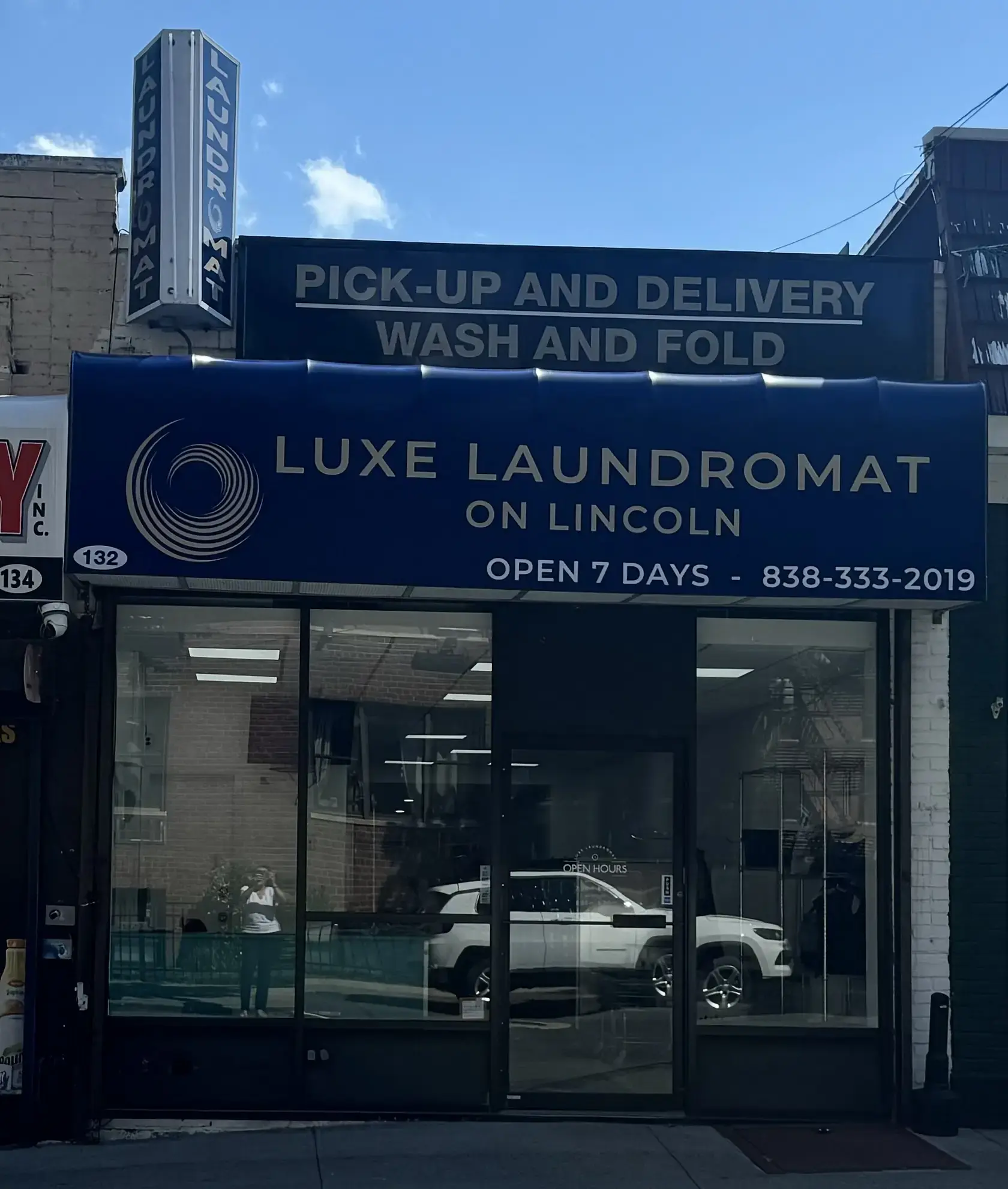 Luxe Laundromat on Lincoln thumbnail 2