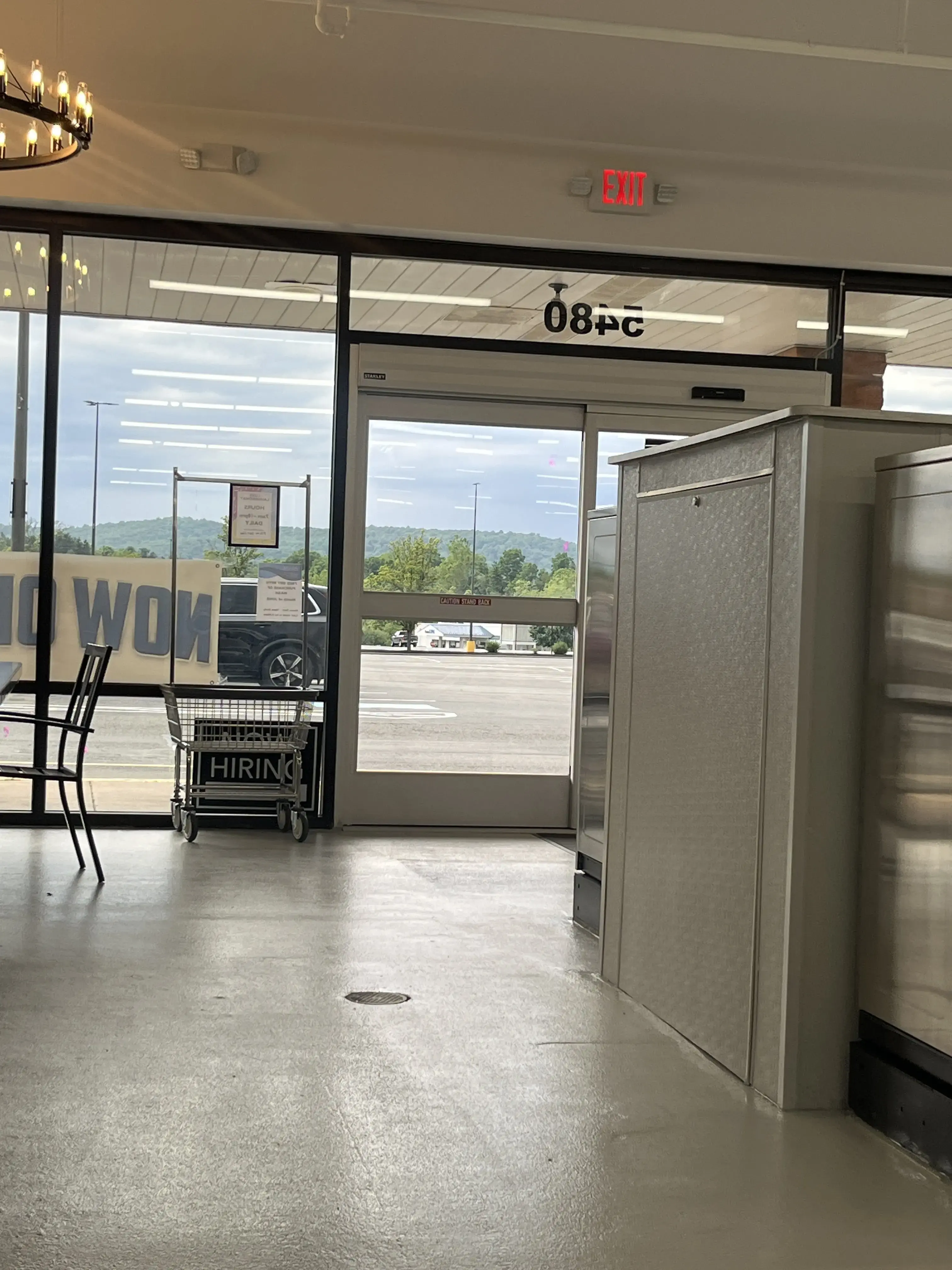 Luxe Laundromat - Image 12