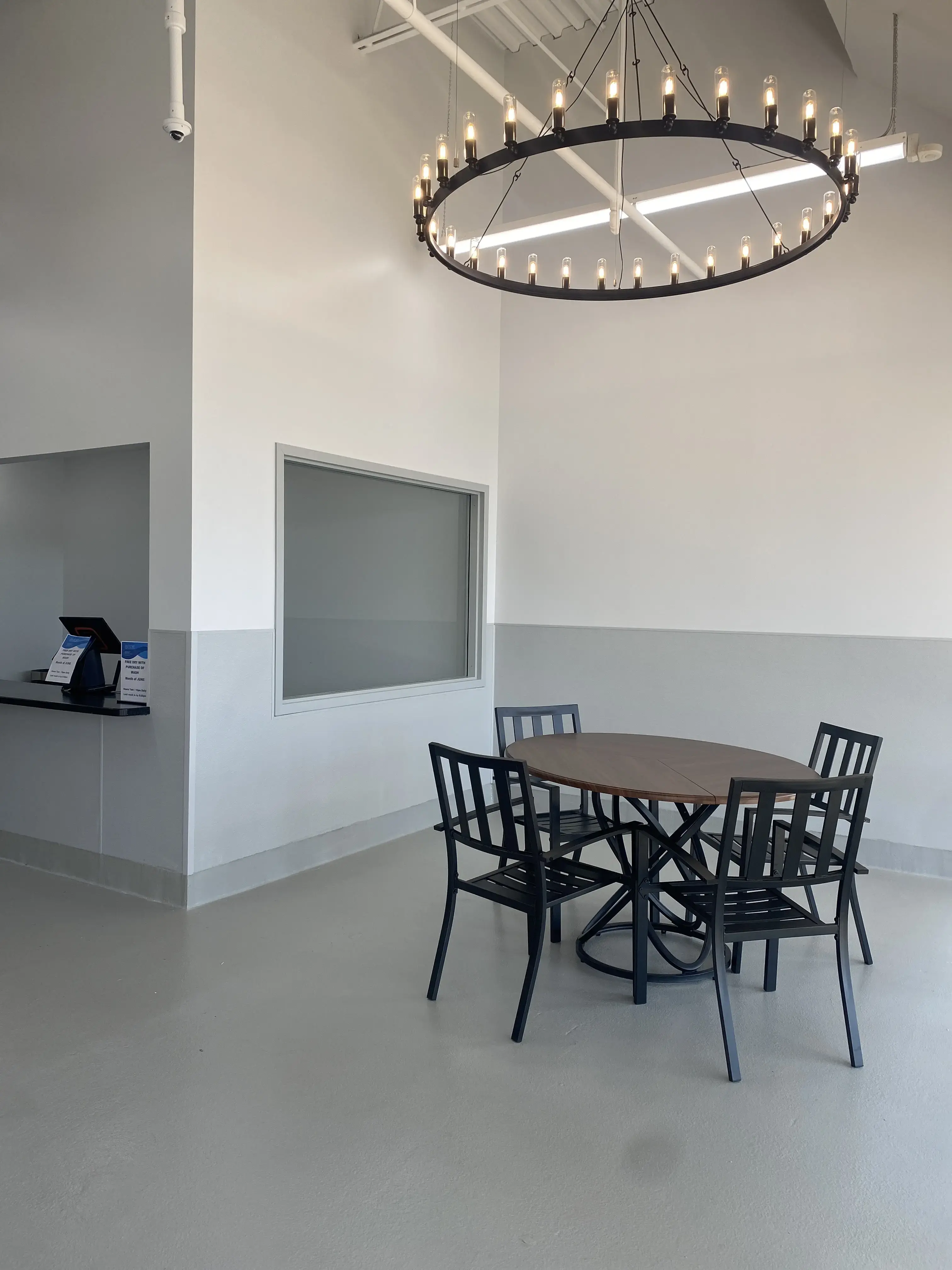 Luxe Laundromat - Image 16