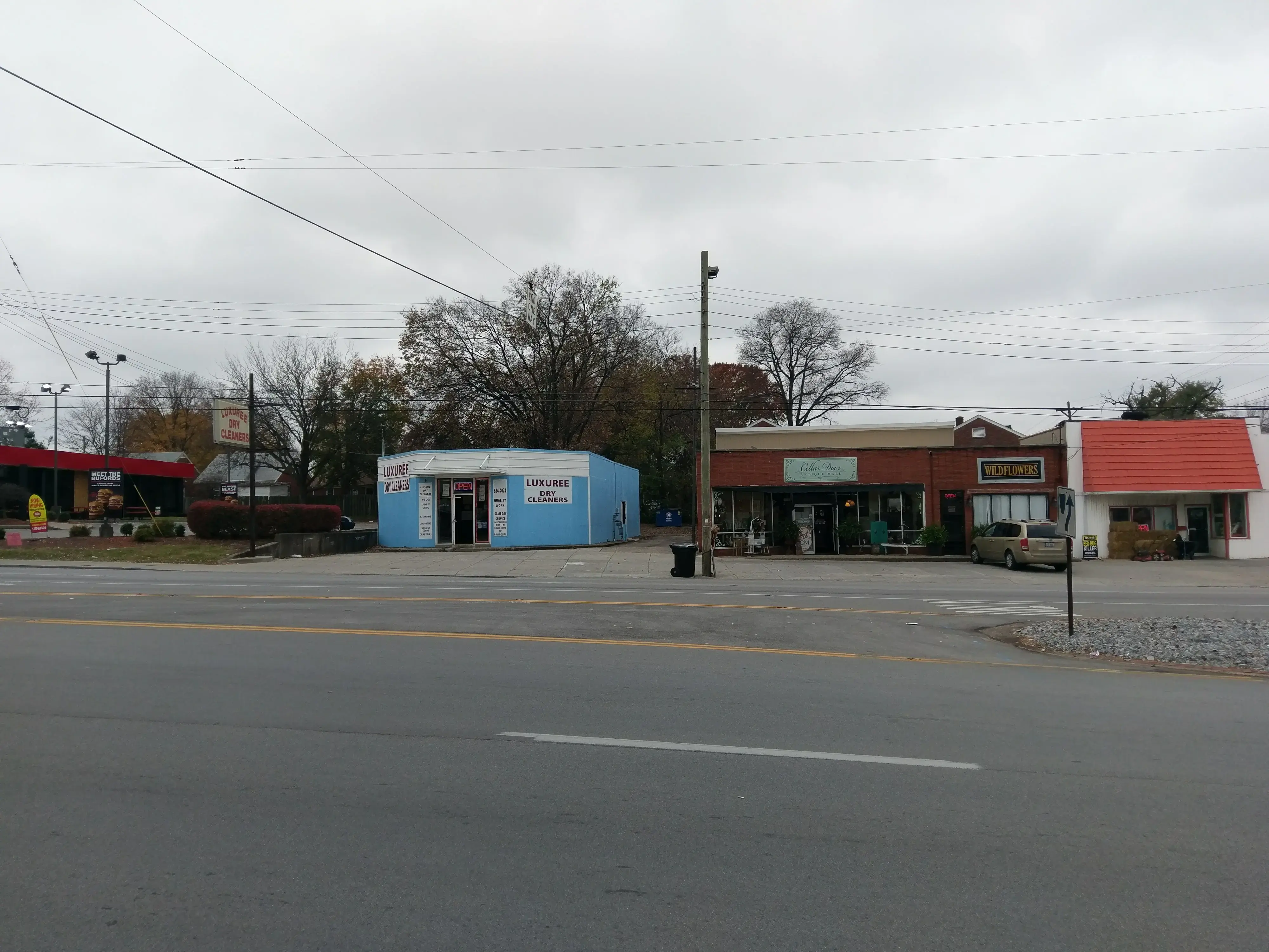 Luxuree Cleaners location
