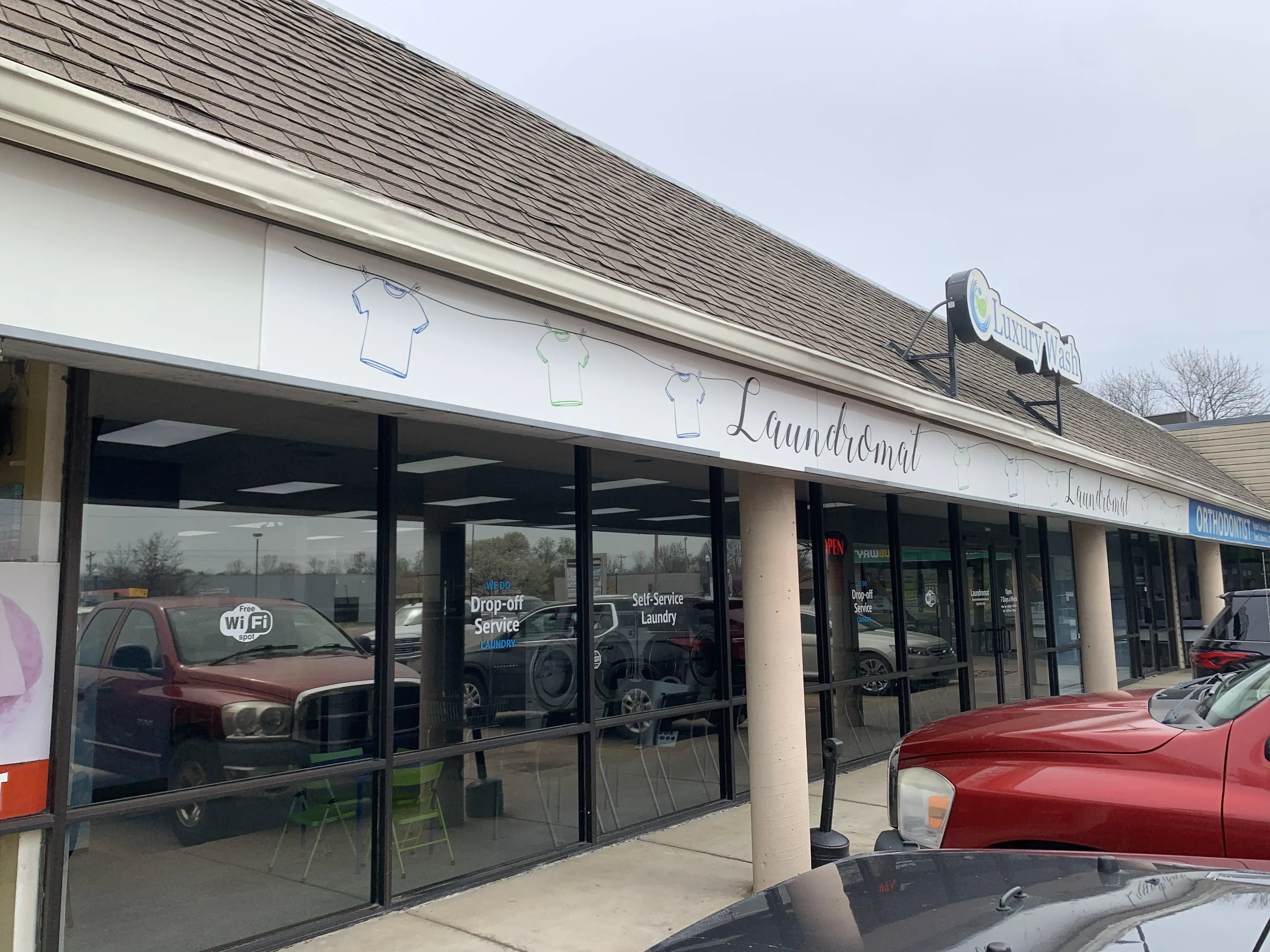 Luxury Wash Laundromat - Image 3