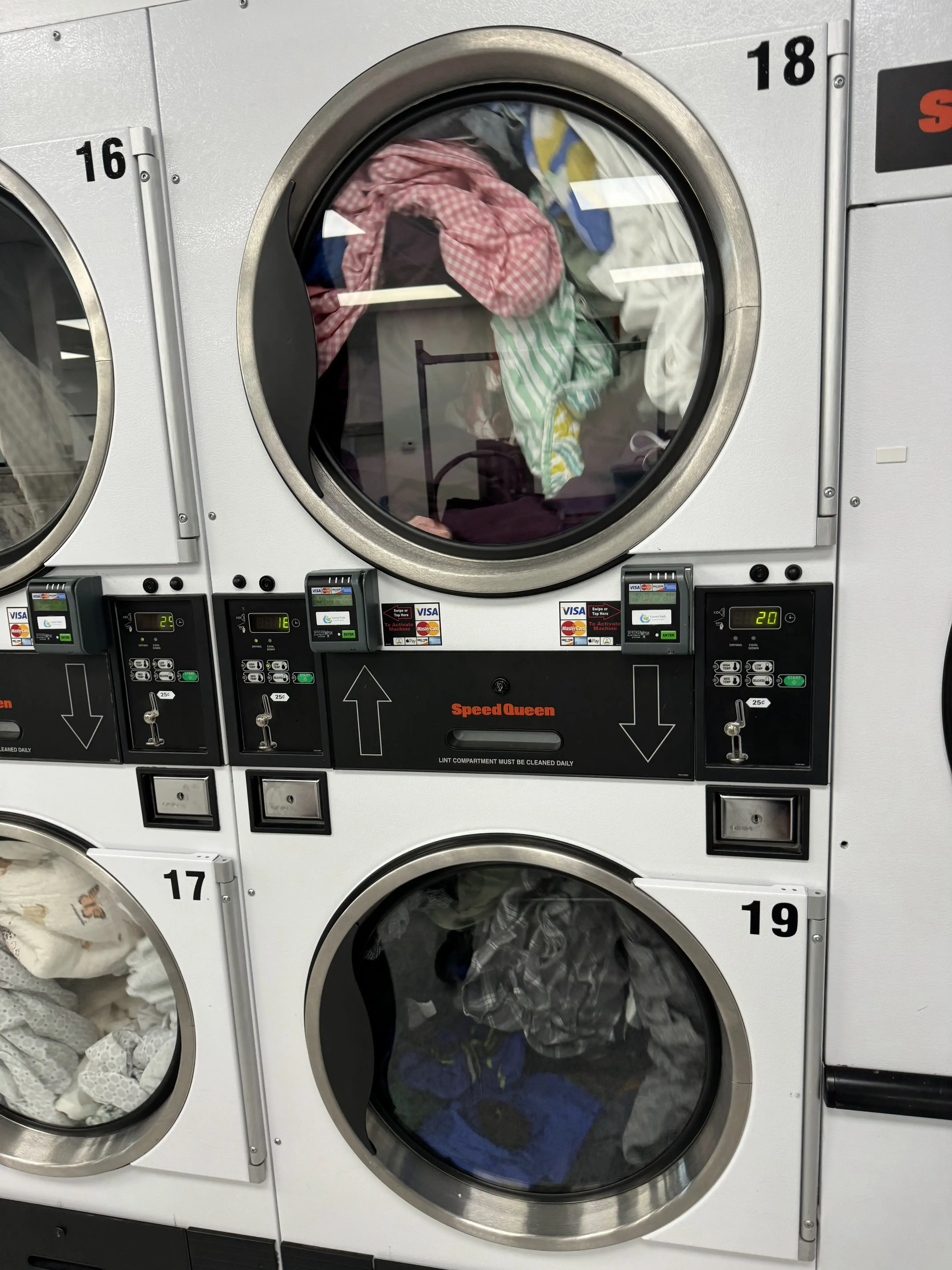 Luxury Wash Laundromat - Image 19
