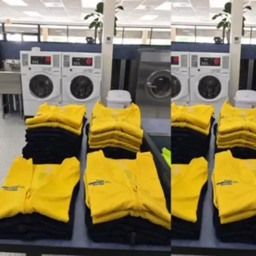 Luxury Wash Laundromat - Image 4