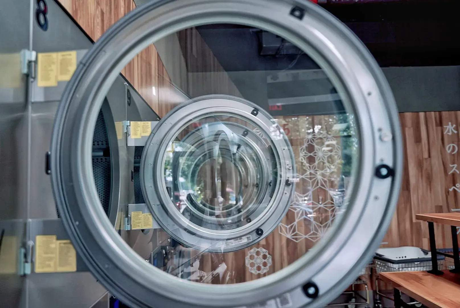 Luxwater Laundry Place / Japanese Laundromat / Retail 水のスペース - Image 13