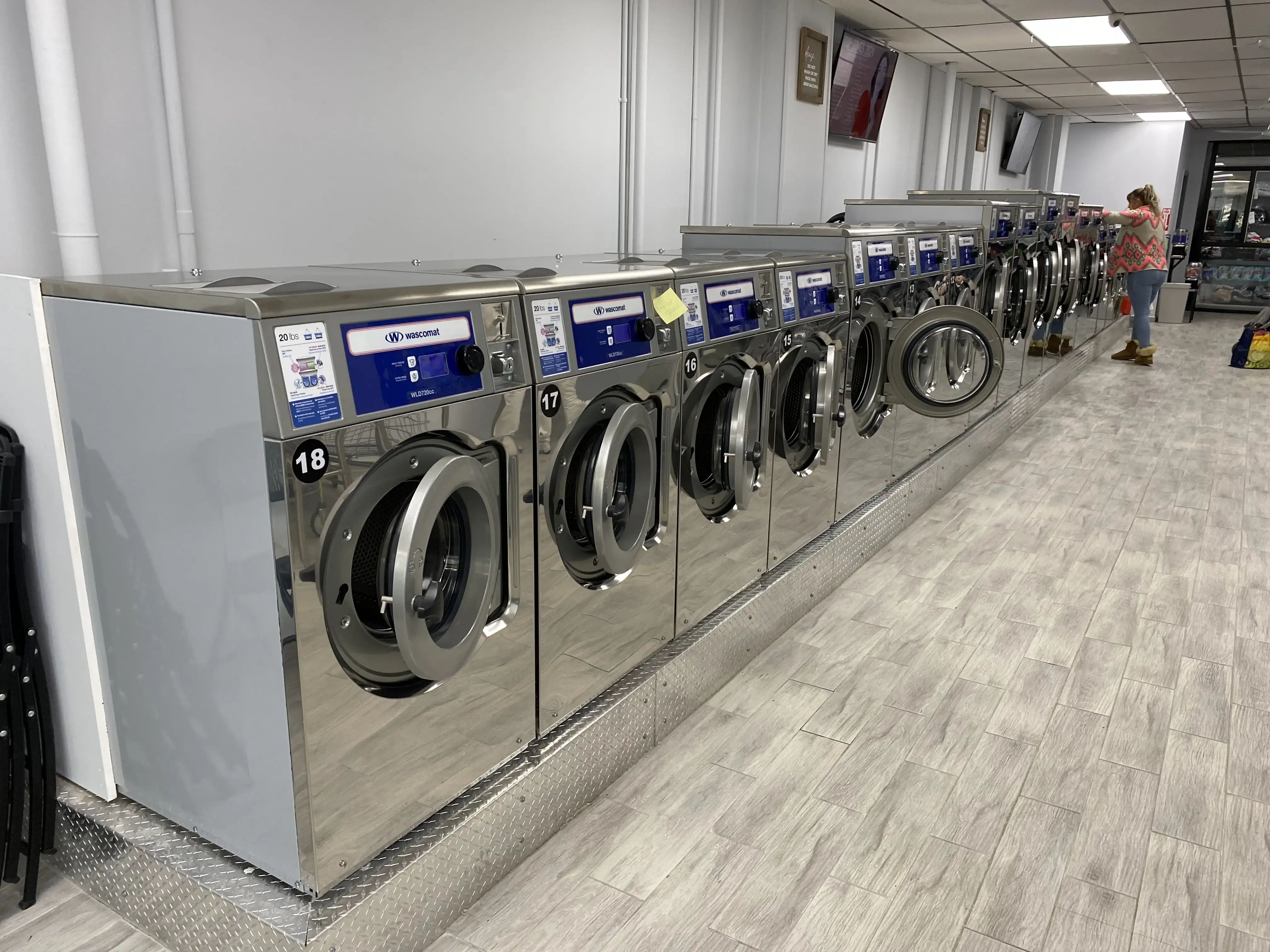 Lynbrook Laundry thumbnail 16