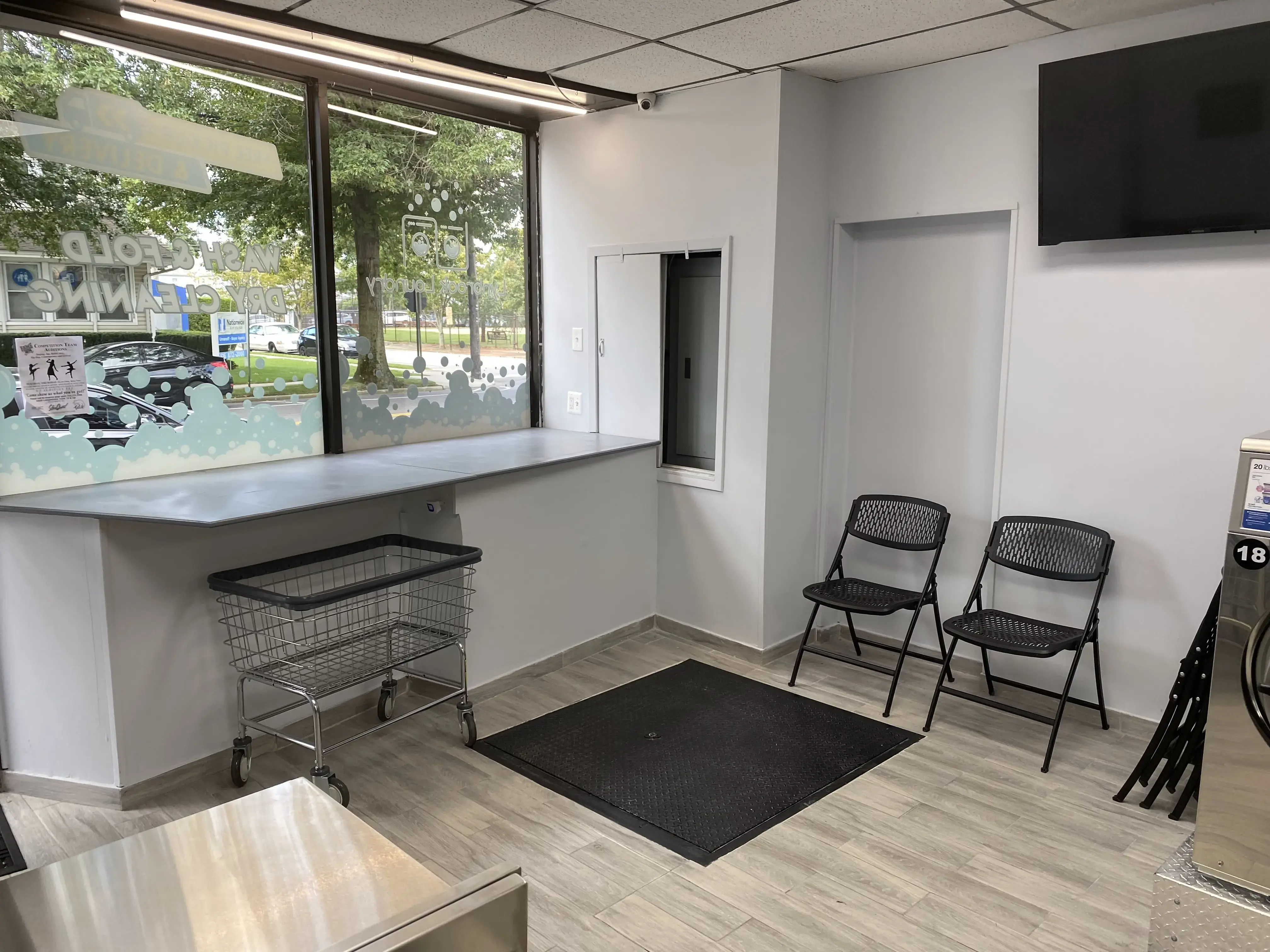 Lynbrook Laundry - Image 4