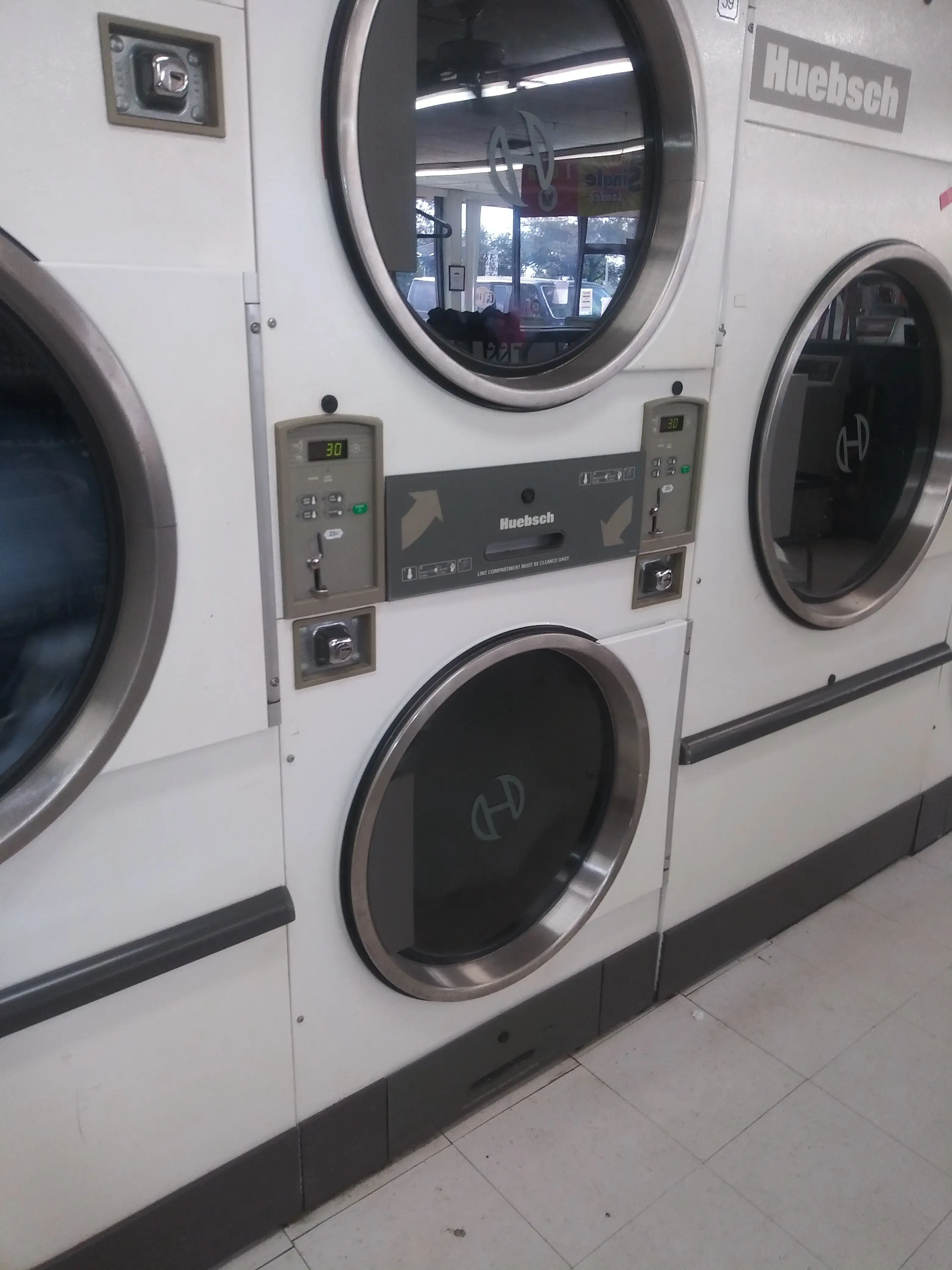 Lynn Haven Coin Laundry - Image 18